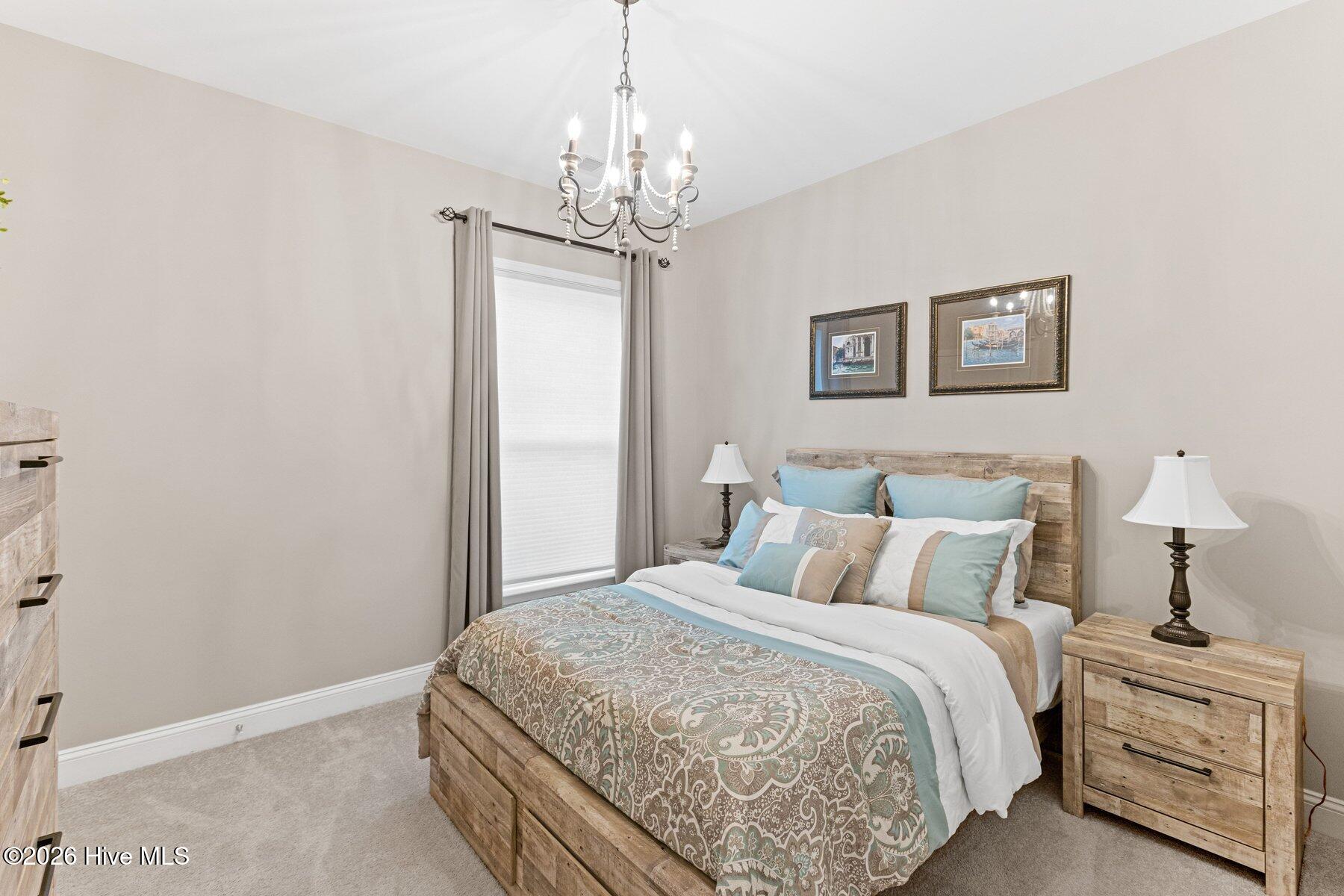 100551985 | Photo 36