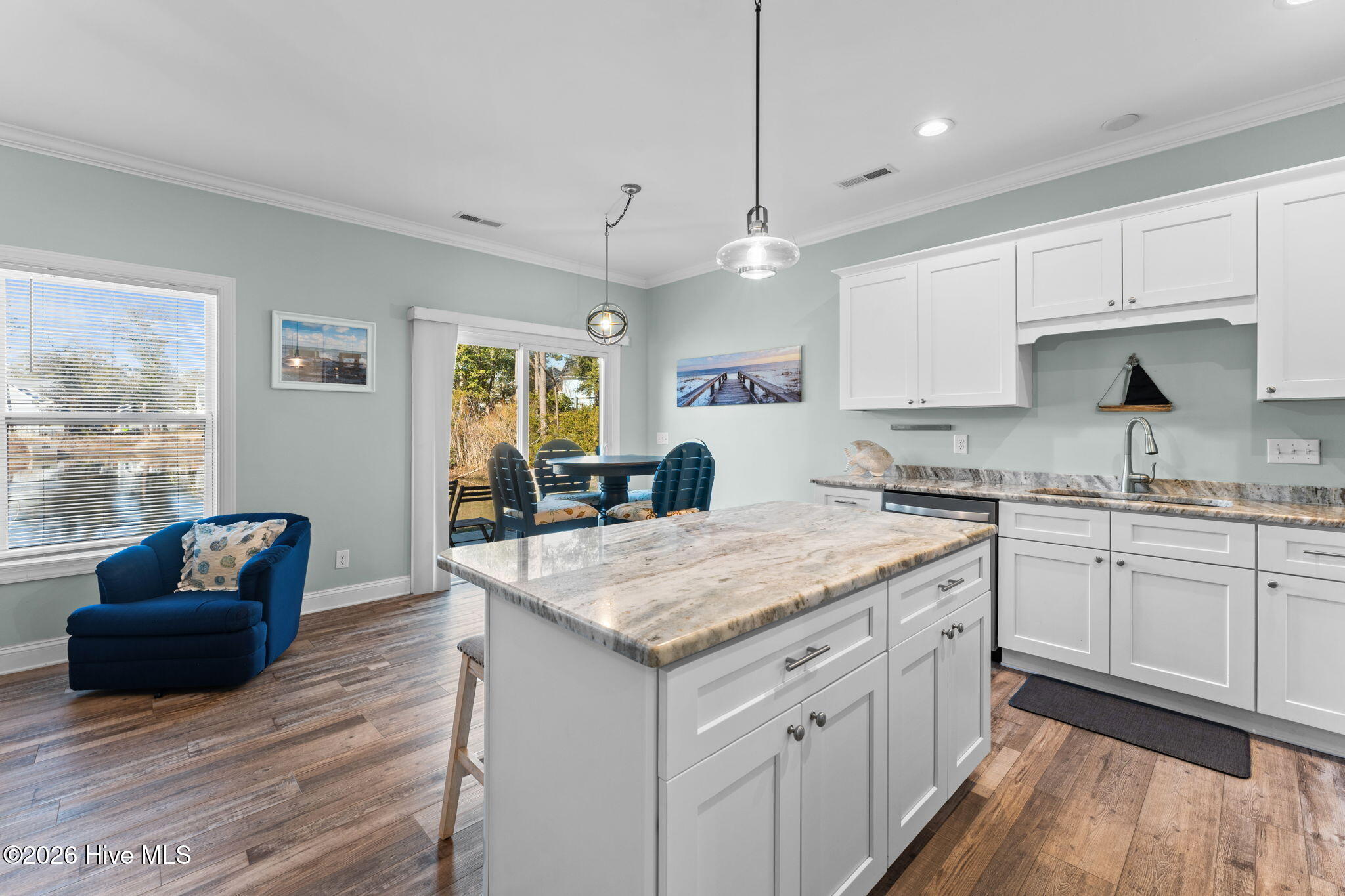 100552466 | Photo 10