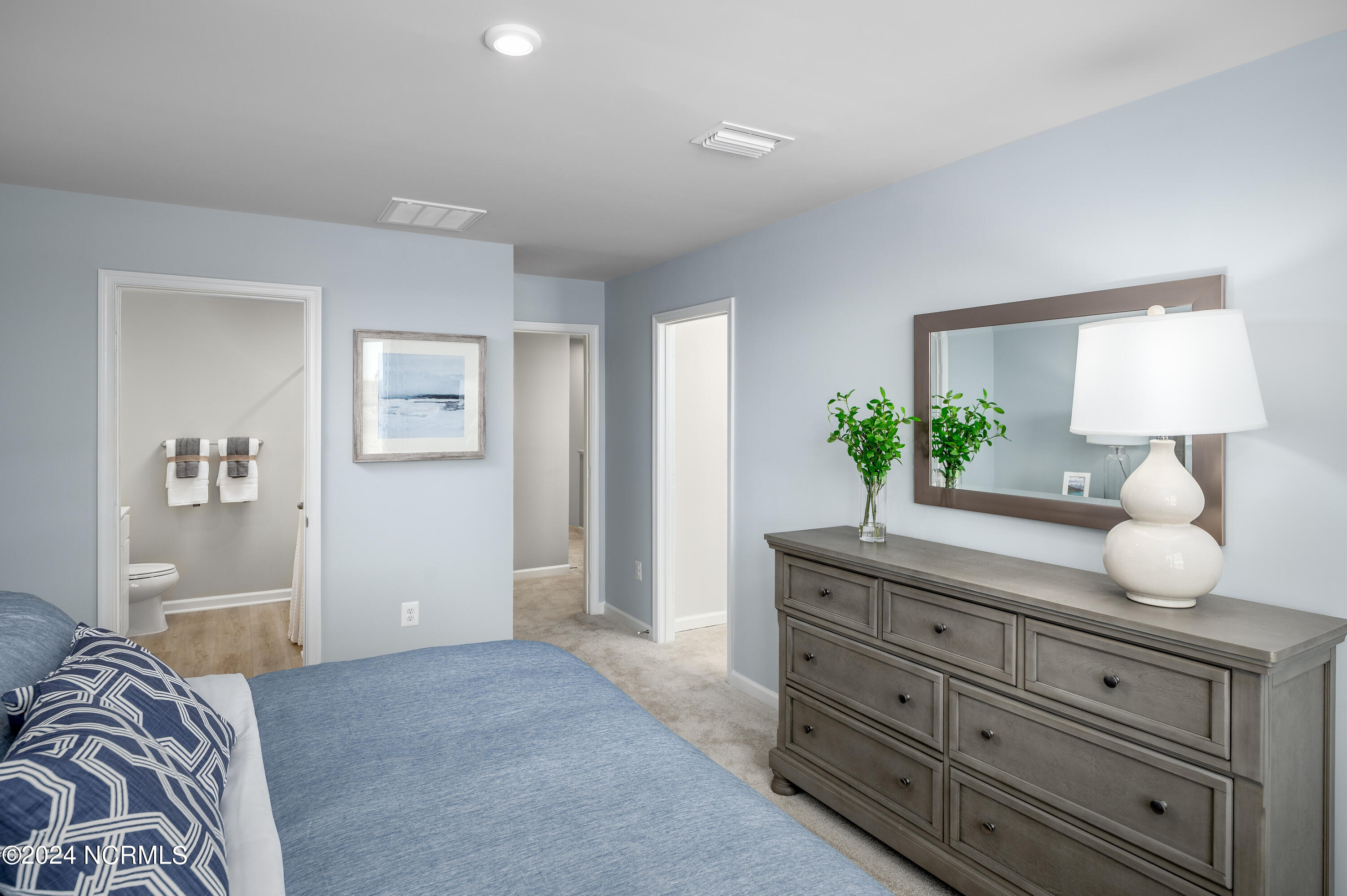 100527964 | Photo 12