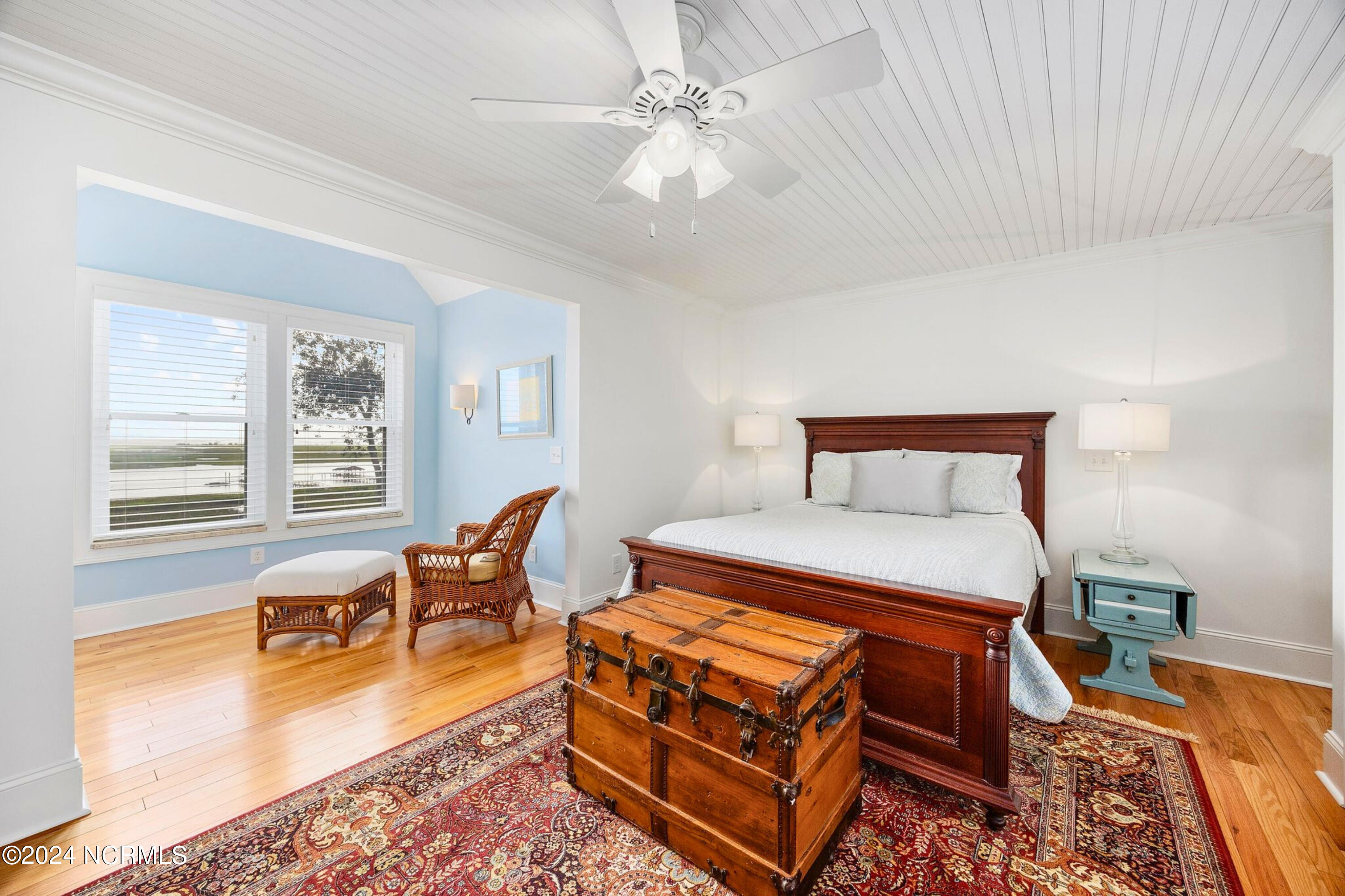 100553128 | Photo 48