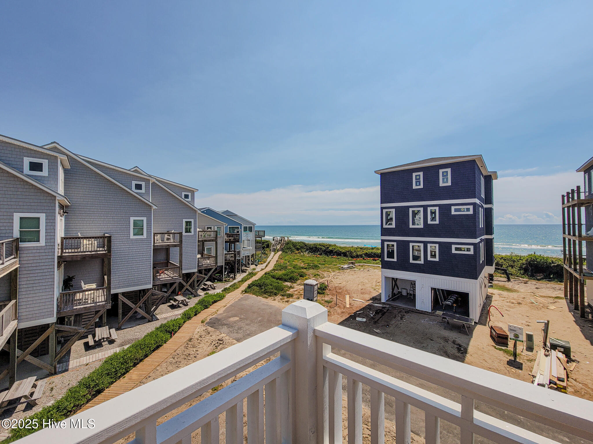 100517147 | Photo 18