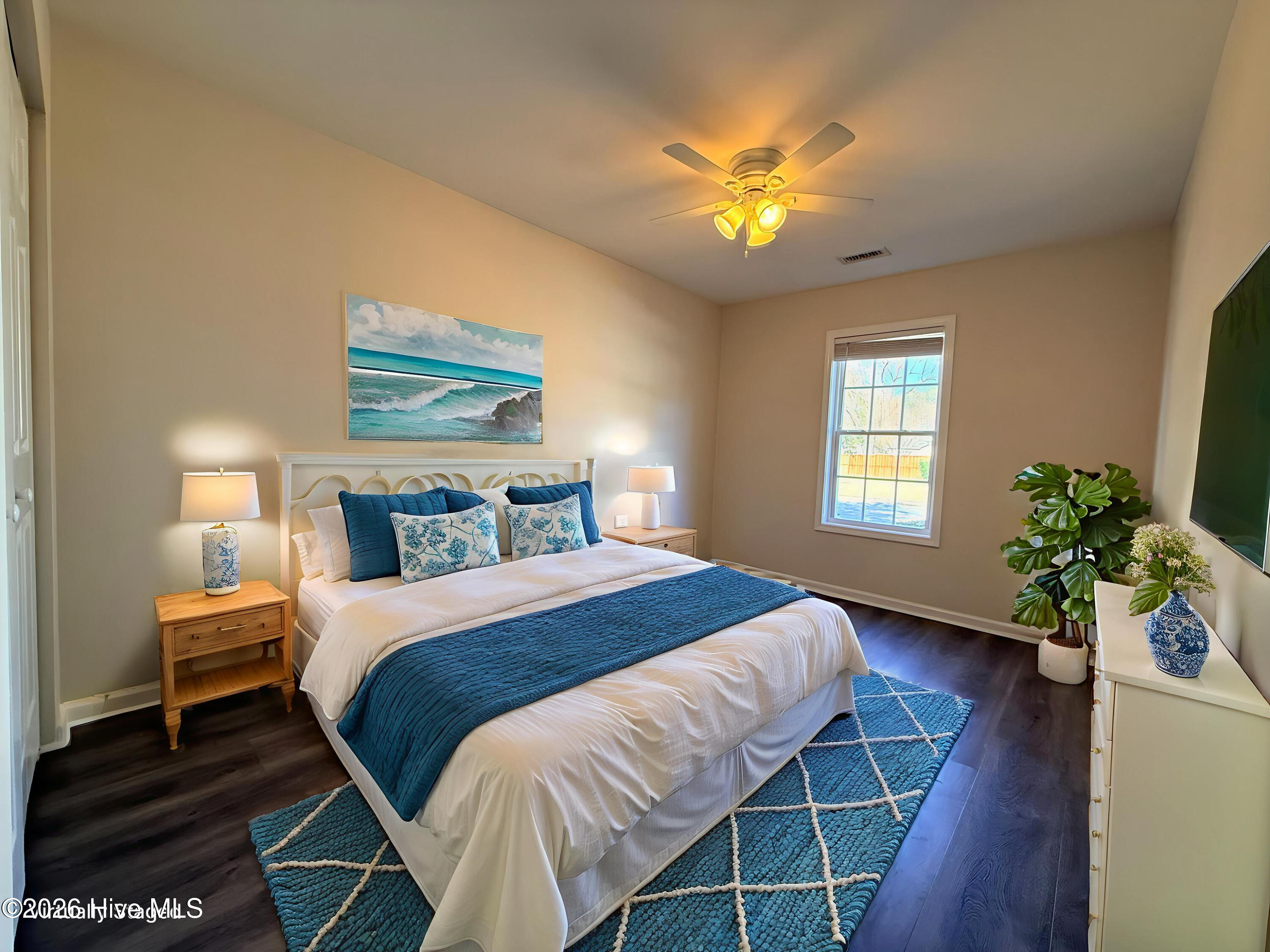 100550775 | Photo 10