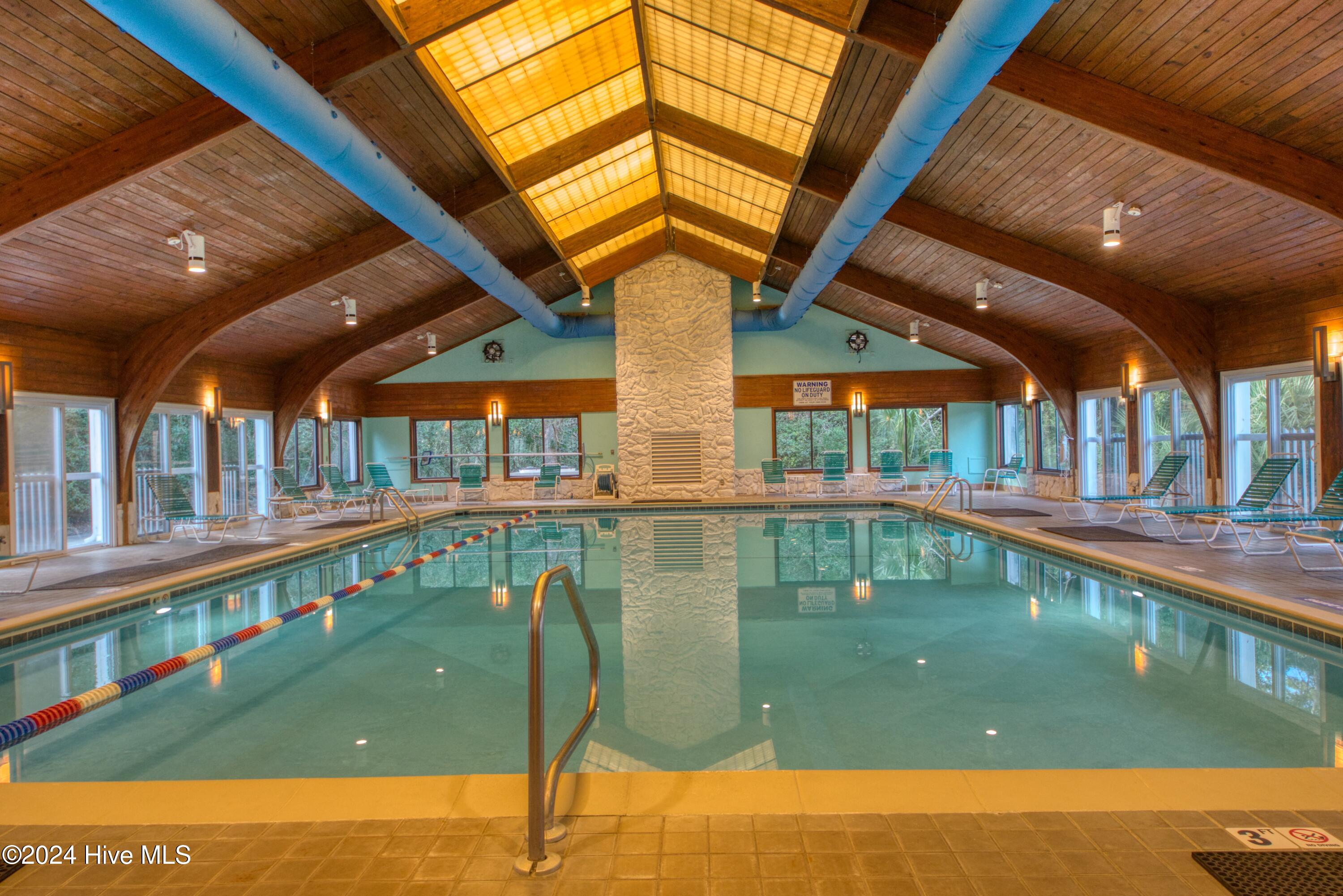 100557142 | Photo 30