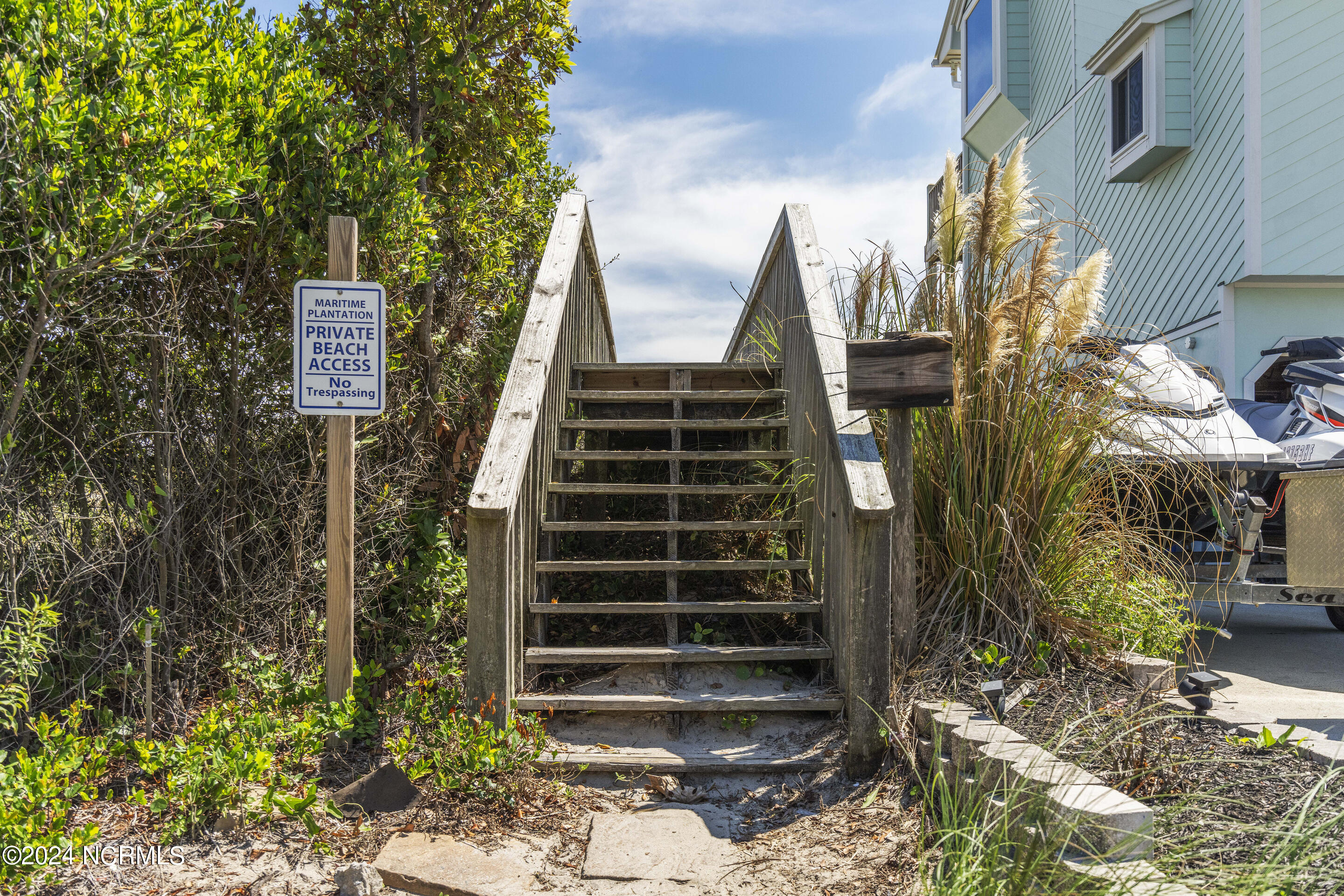 100465735 | Photo 15