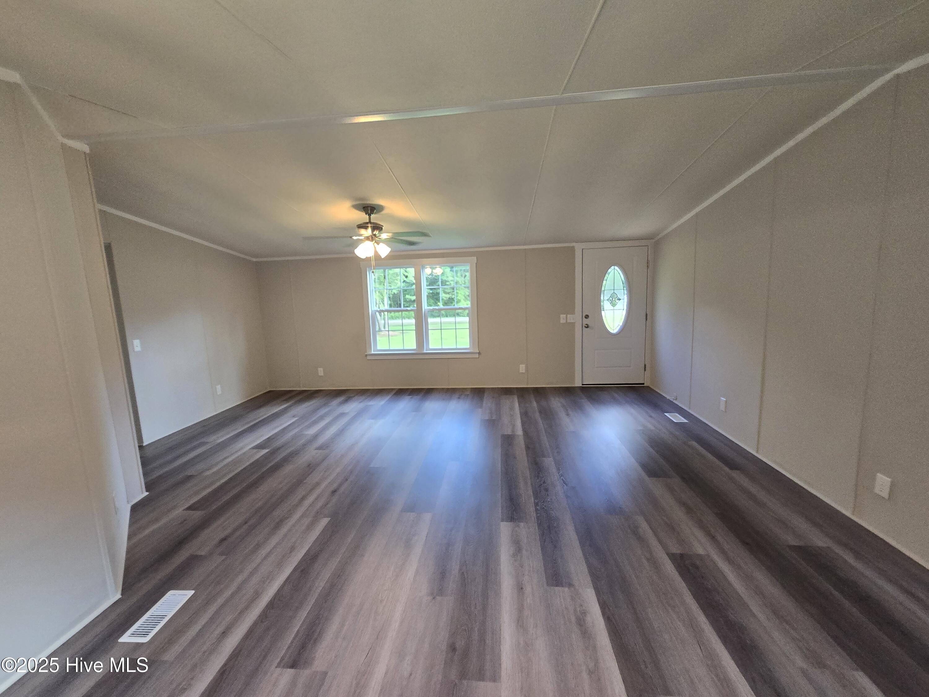 288 Lanier Avenue, Rocky Point, NC 28457 – photo 4: 20250806_171548
