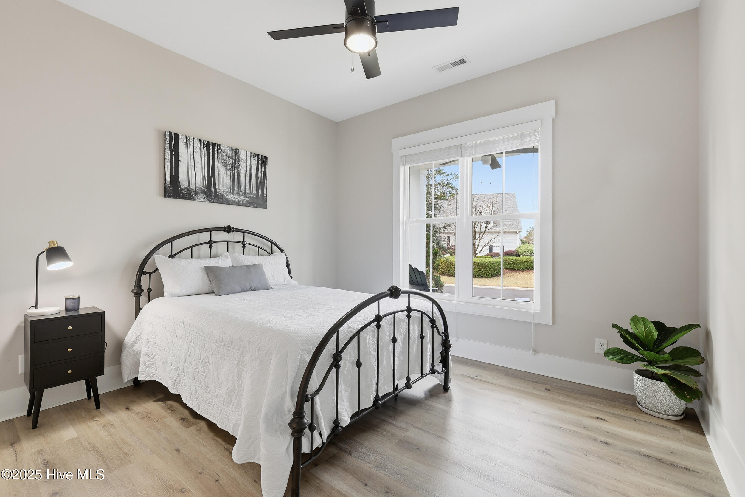 100542294 | Photo 28