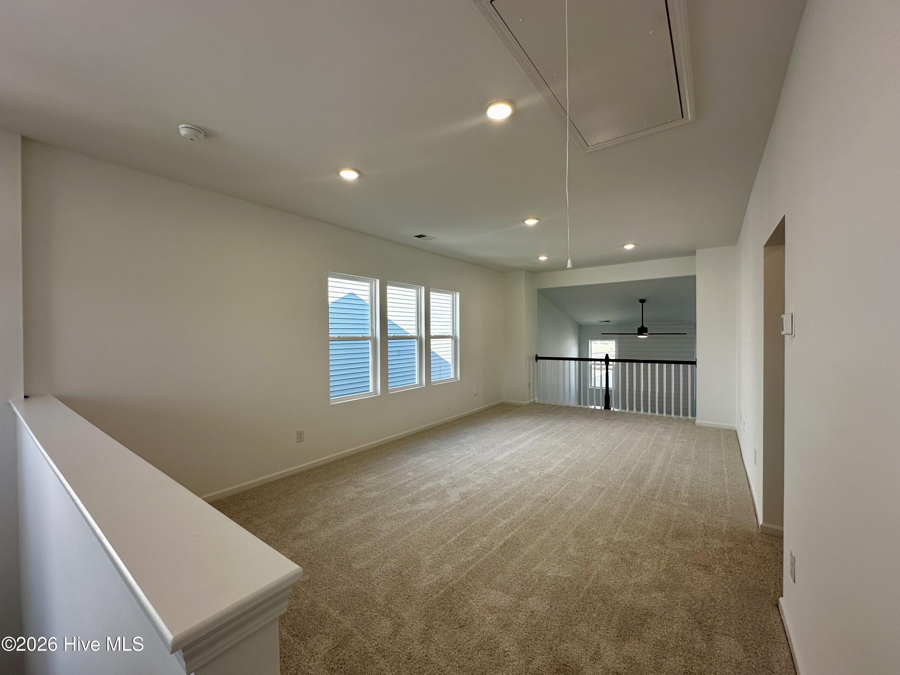 100550054 | Photo 49