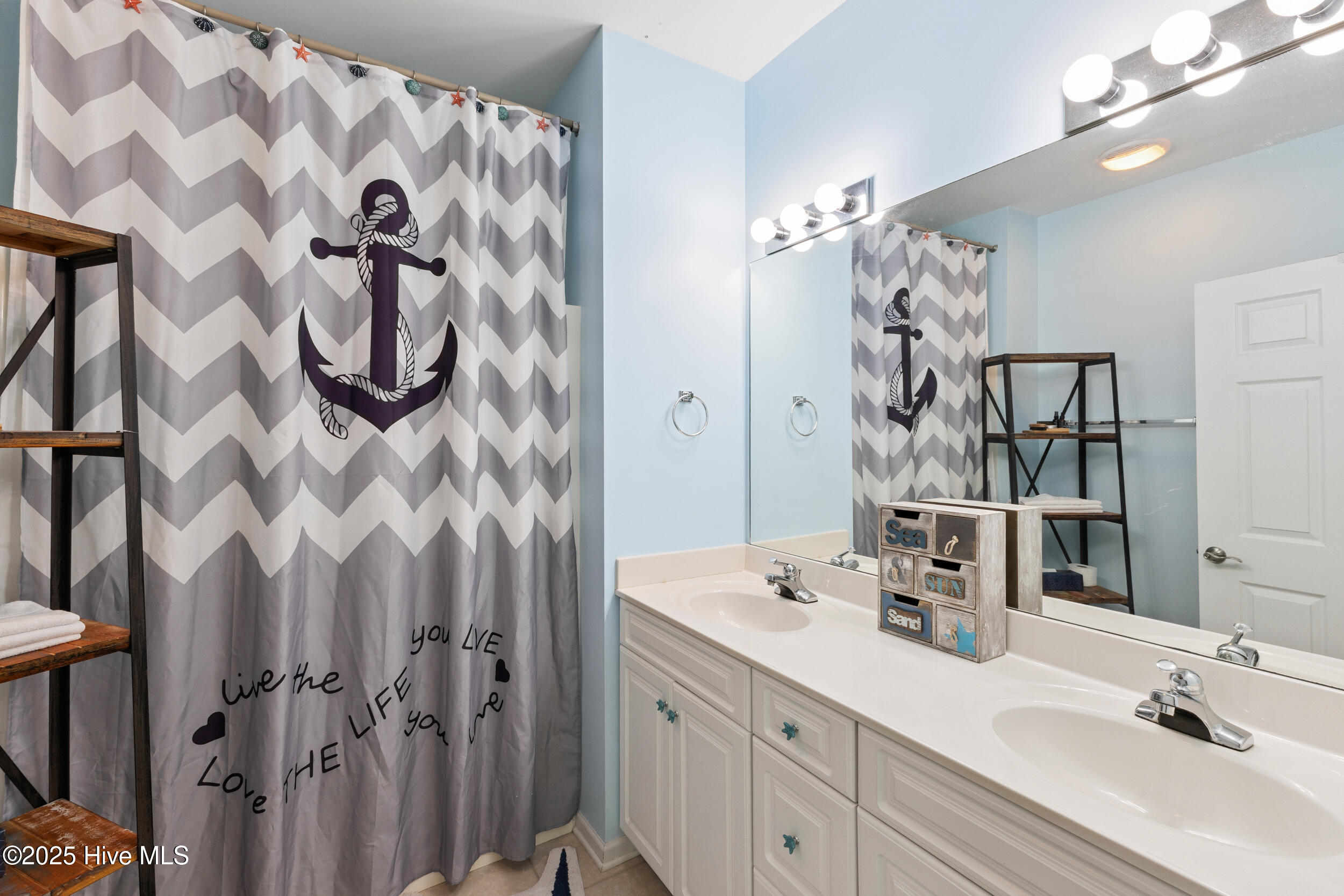 100547430 | Photo 13