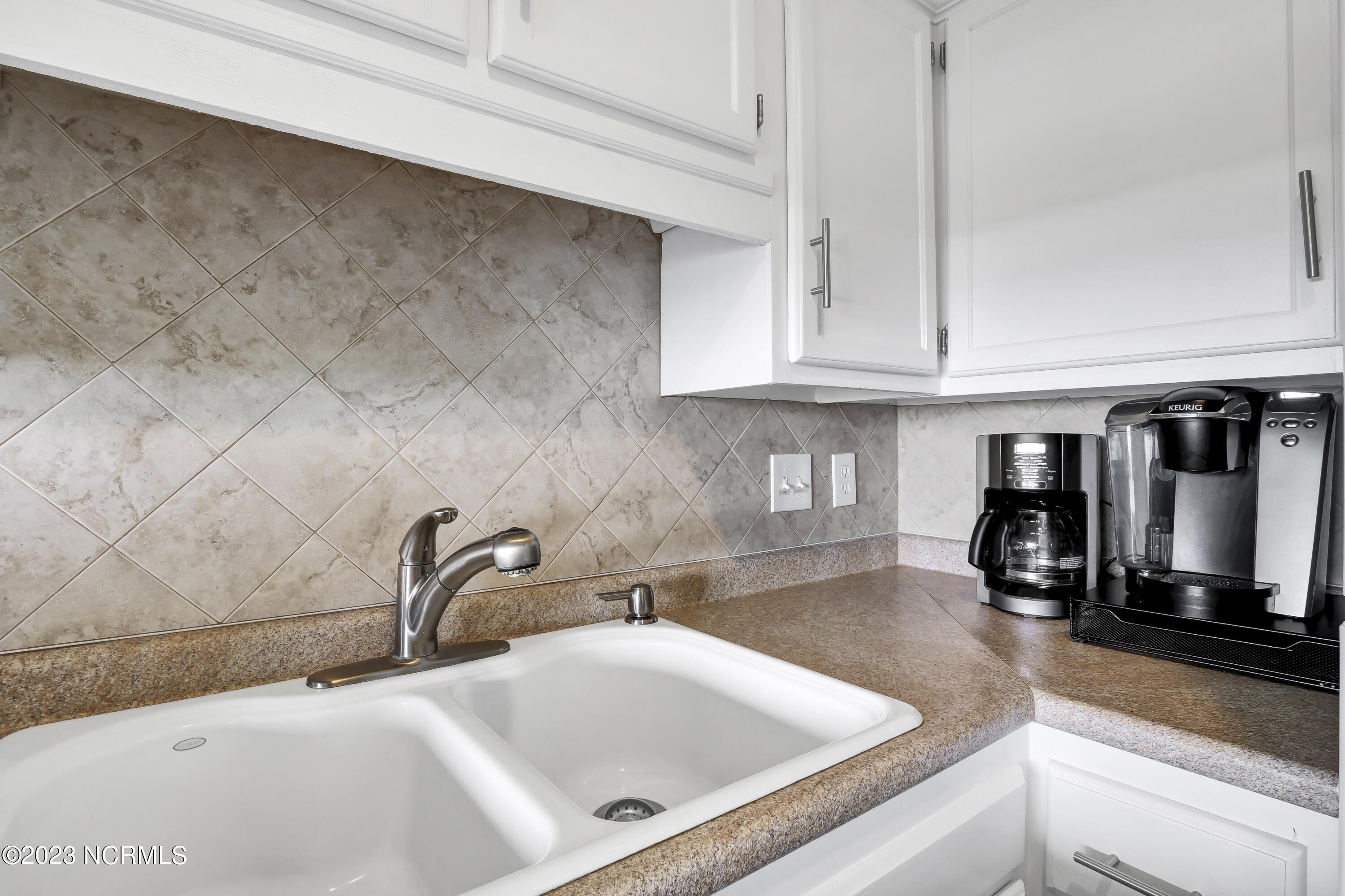 100526207 | Photo 11