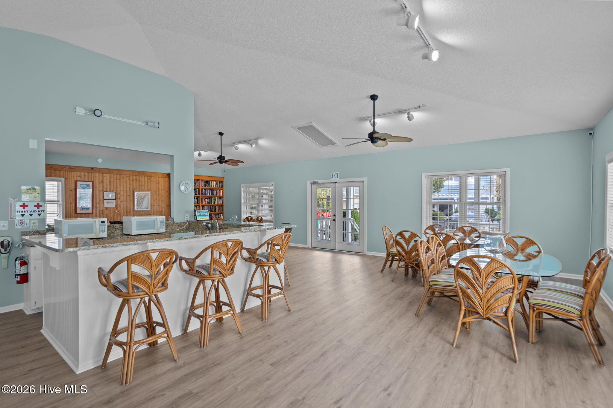 100547752 | Photo 71