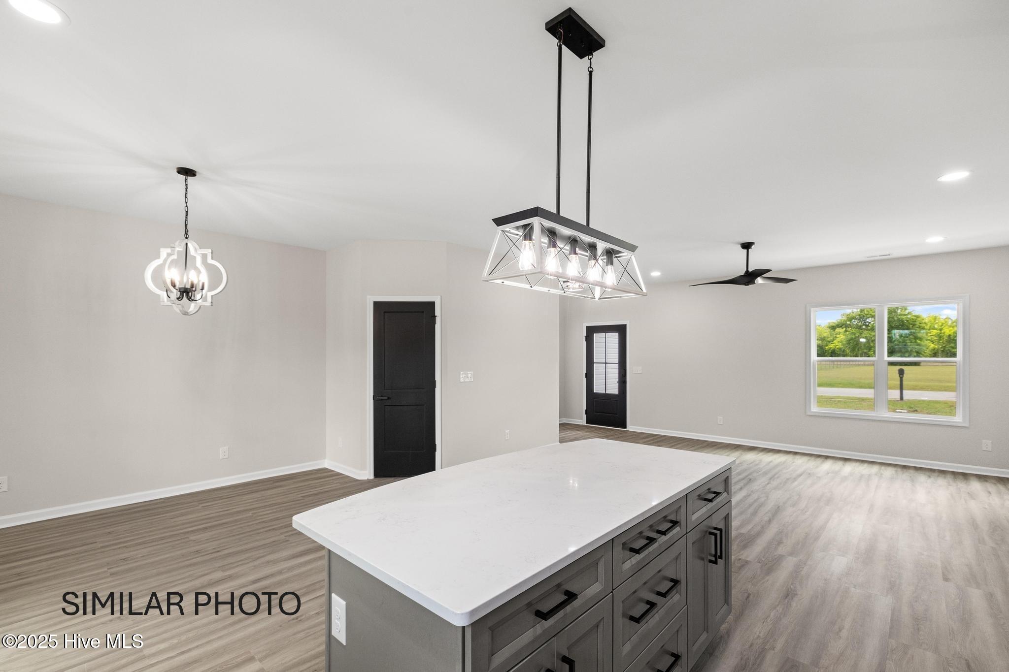 100515081 | Photo 11