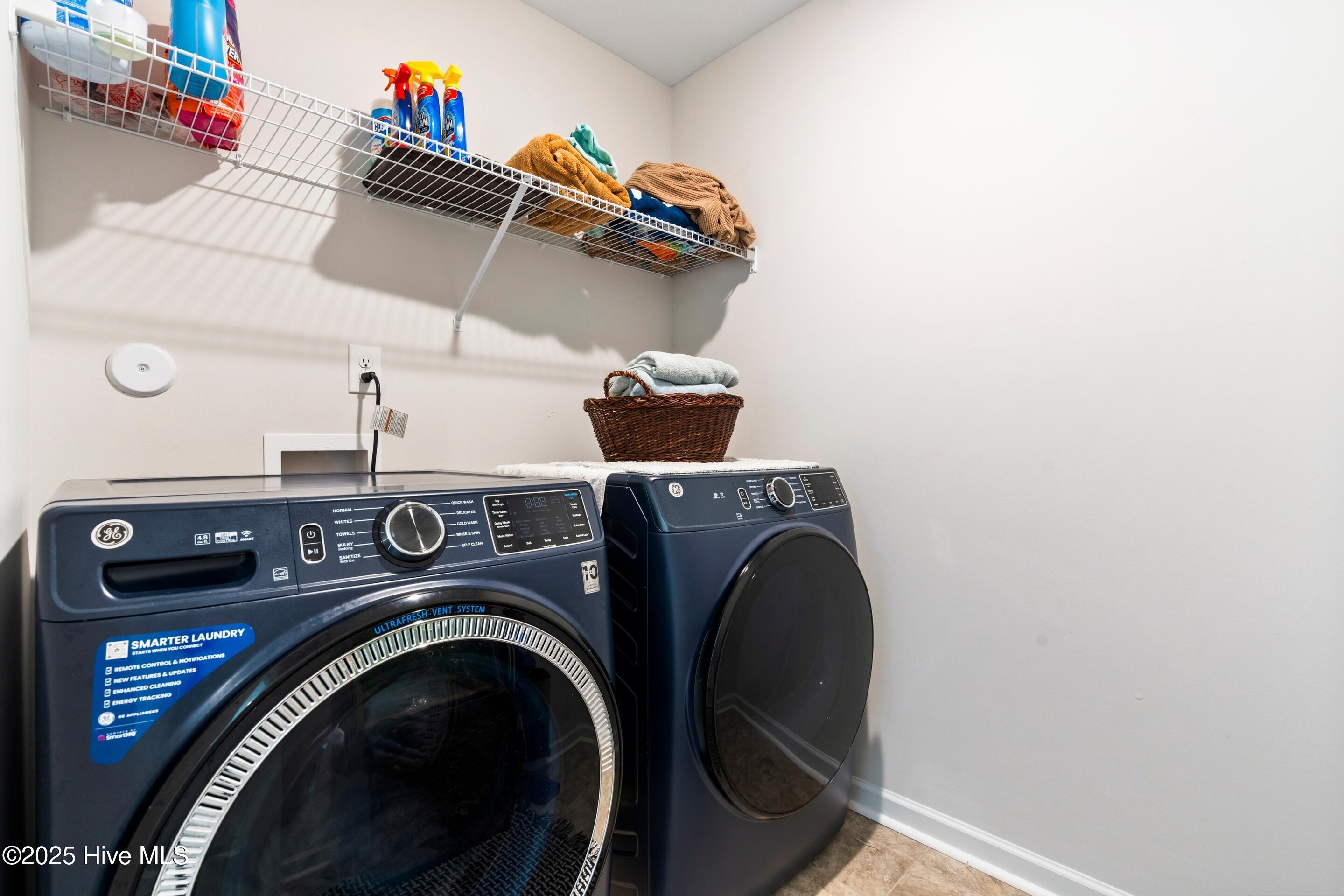 100527071 | Photo 44