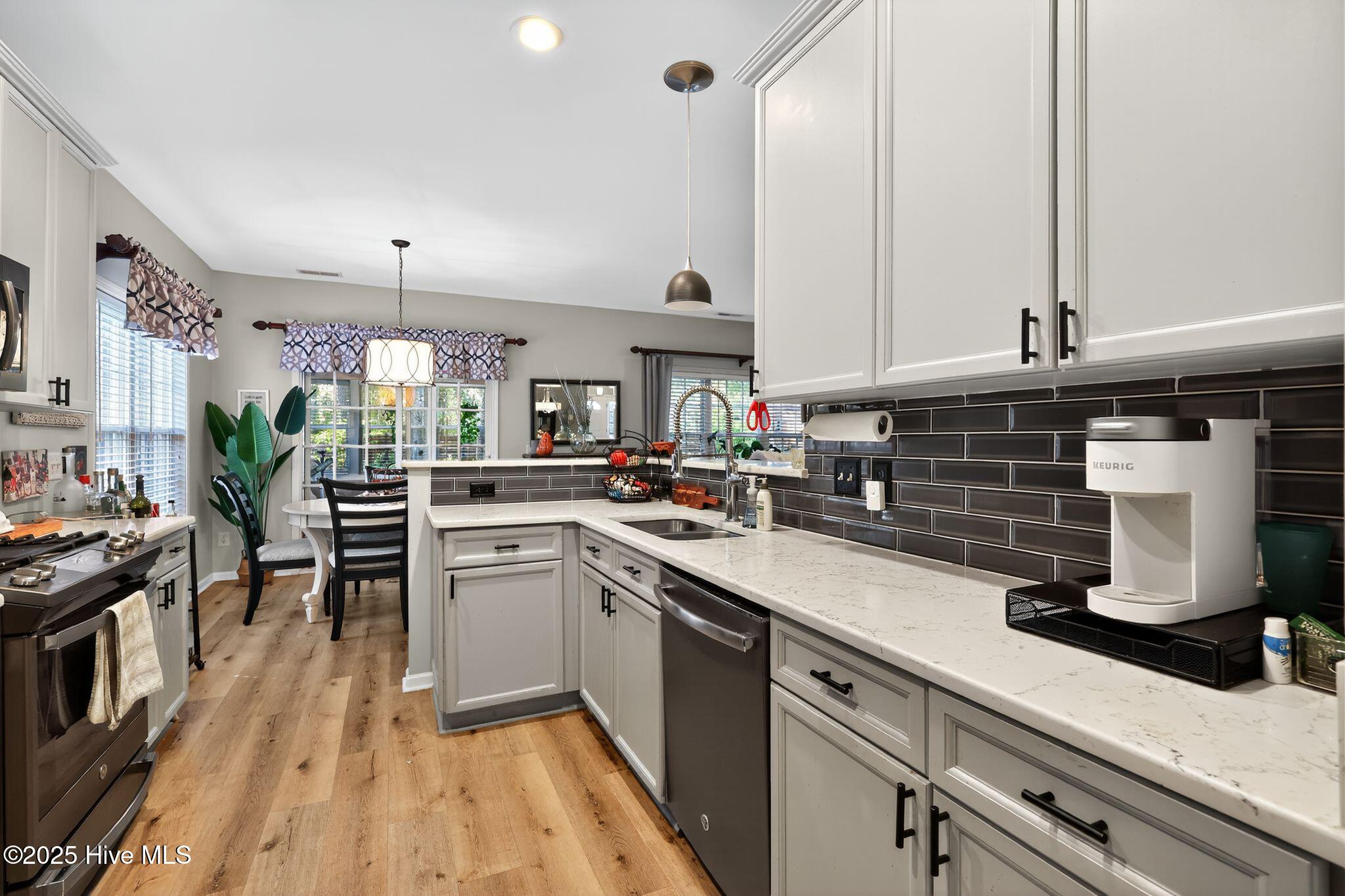 100539359 | Photo 14