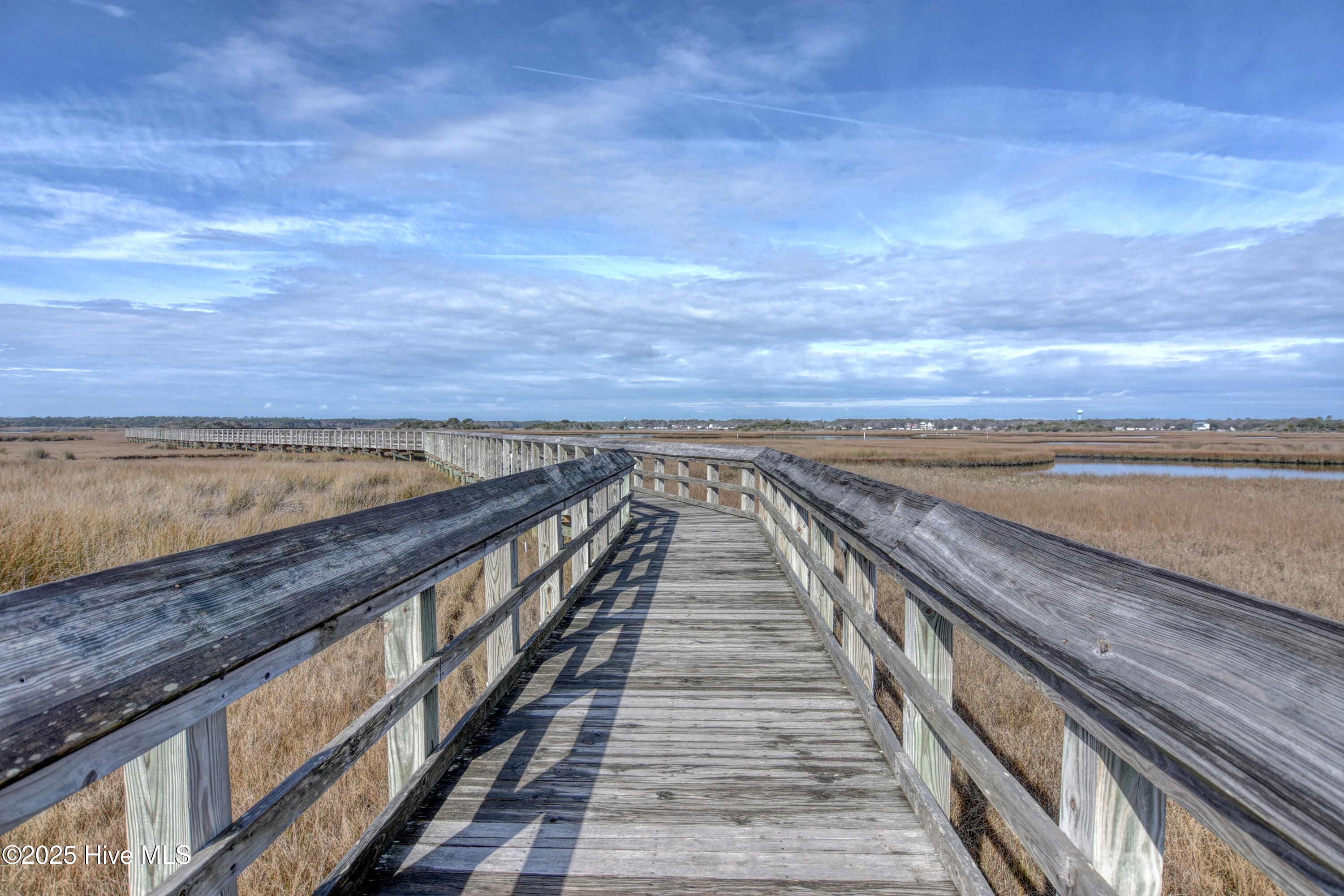 100548248 | Photo 35