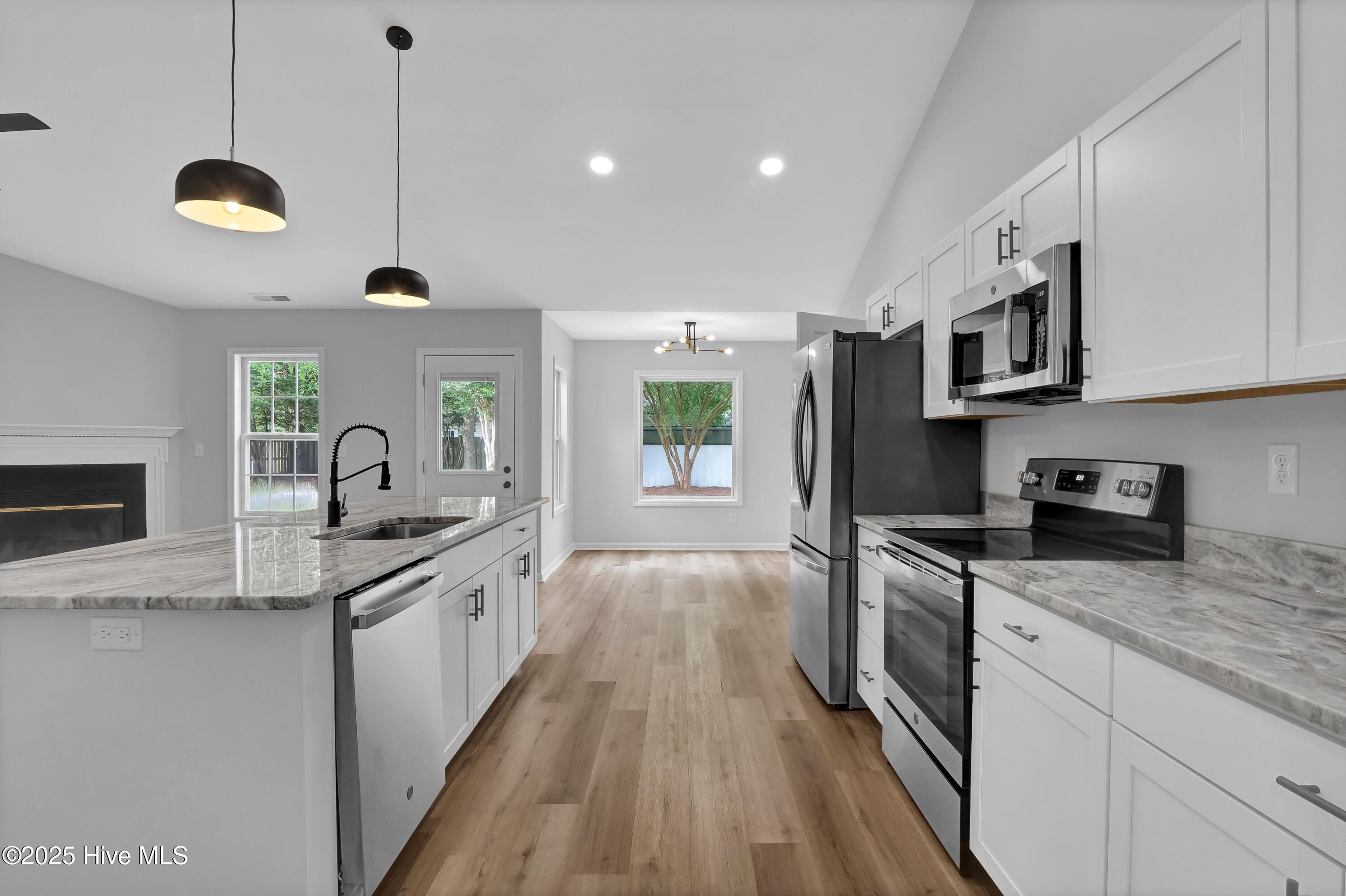 5200 Woods Edge Road, Wilmington, NC 28409 – photo 15: KITCHEN