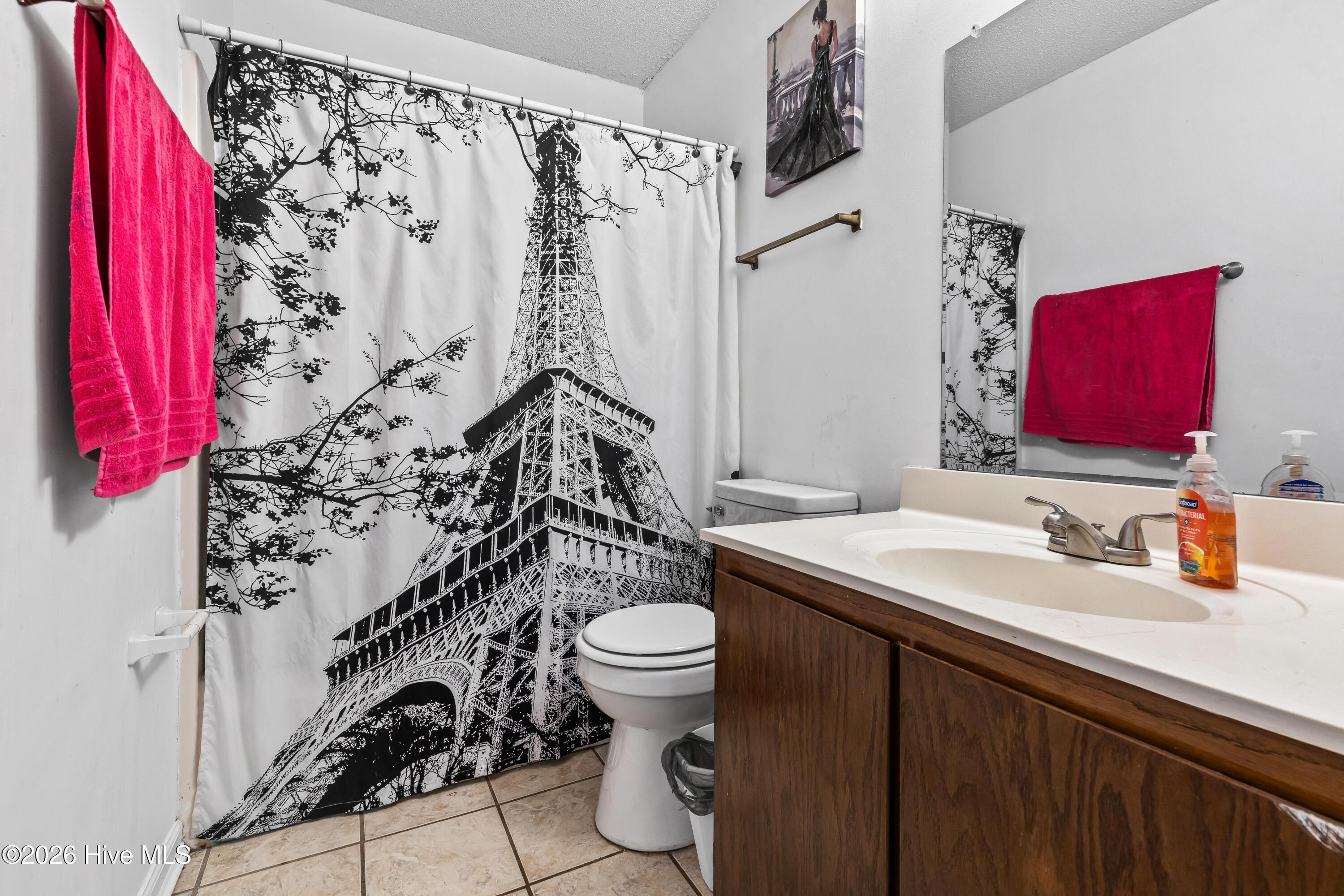 100548610 | Photo 20