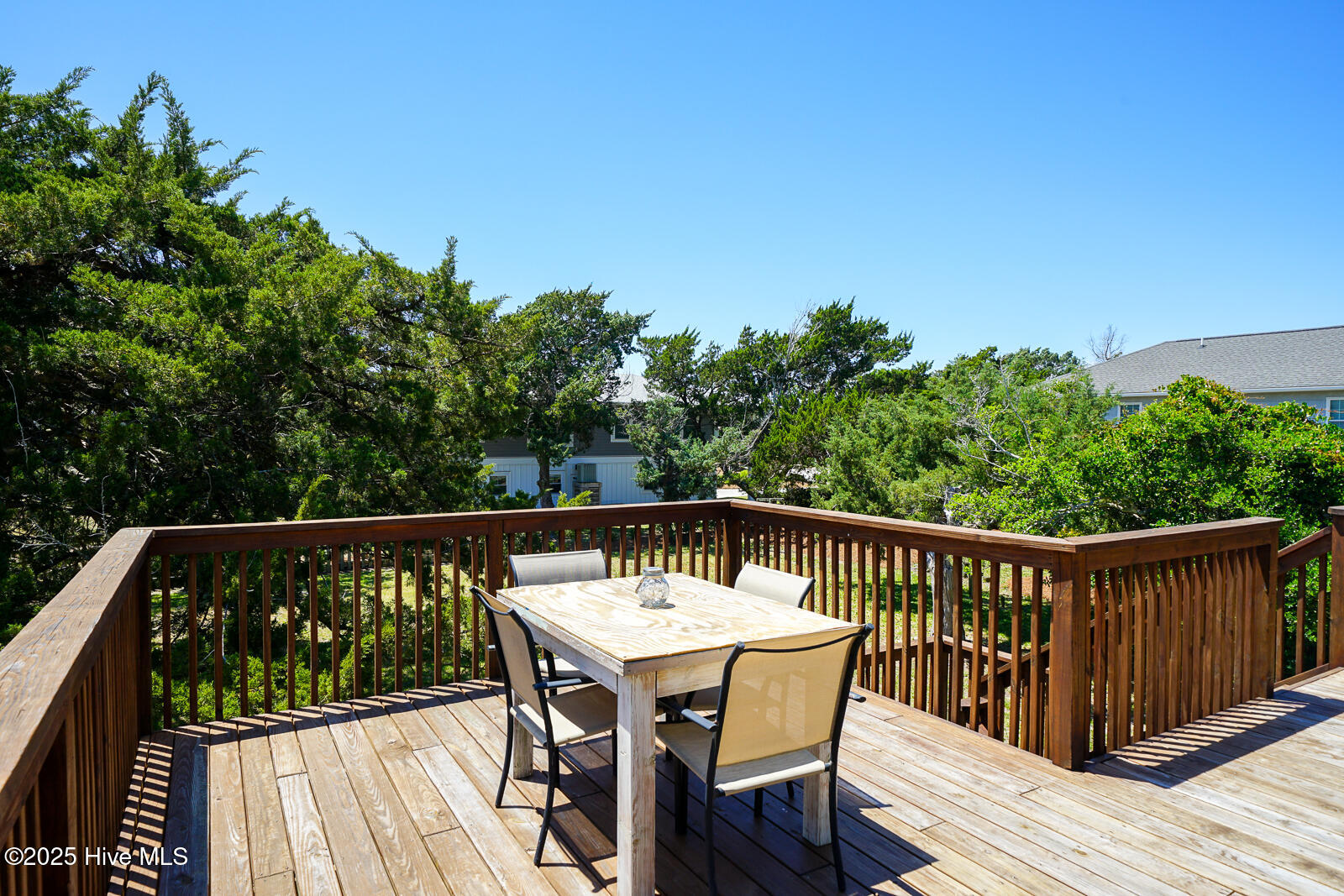 100519598 | Photo 35