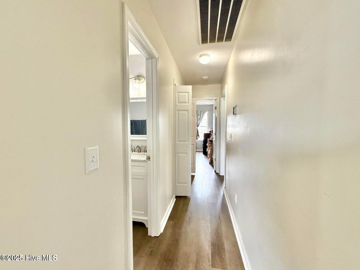 100528978 | Photo 16