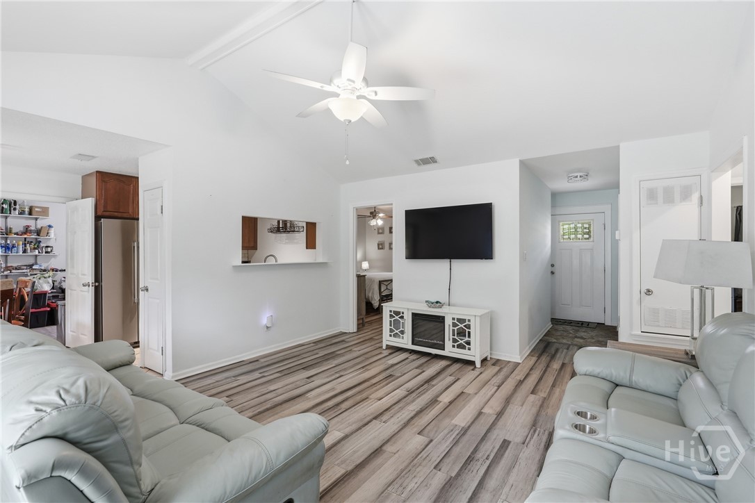 1532 Marcy Circle