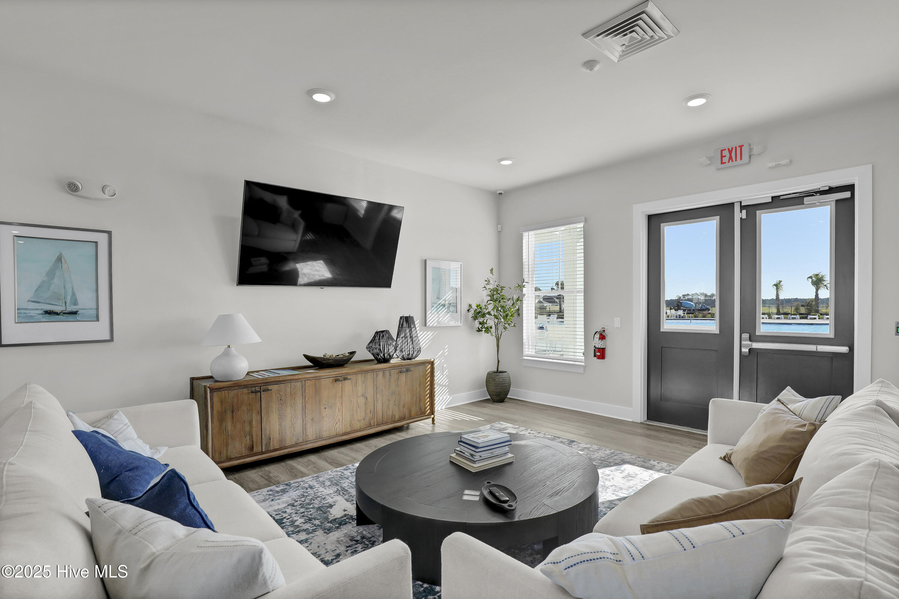 100536874 | Photo 29