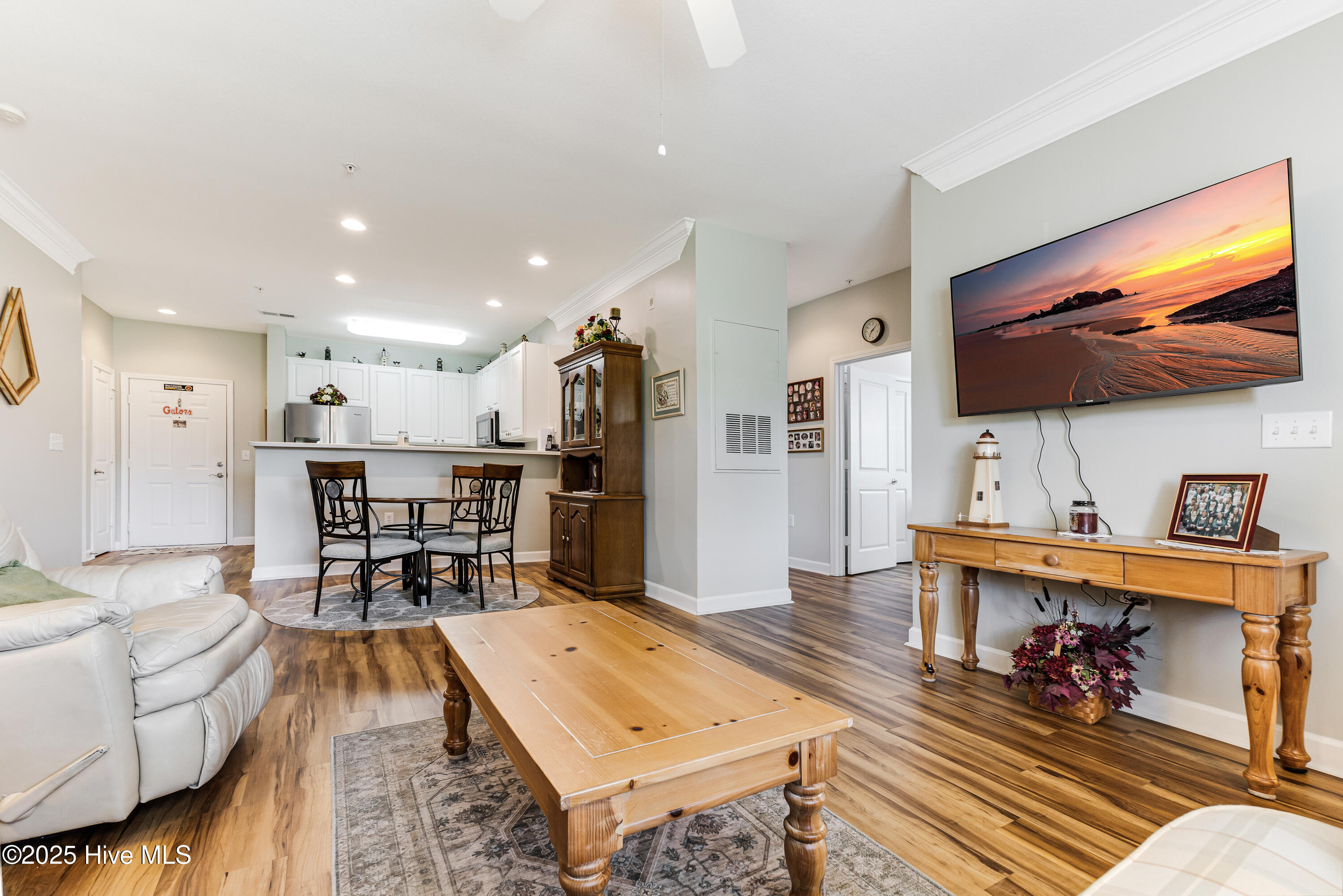 100507885 | Photo 13