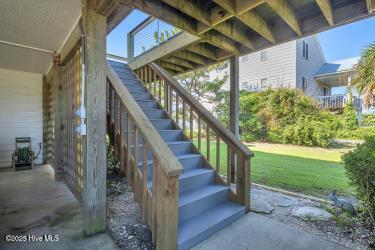 100510345 | Photo 42