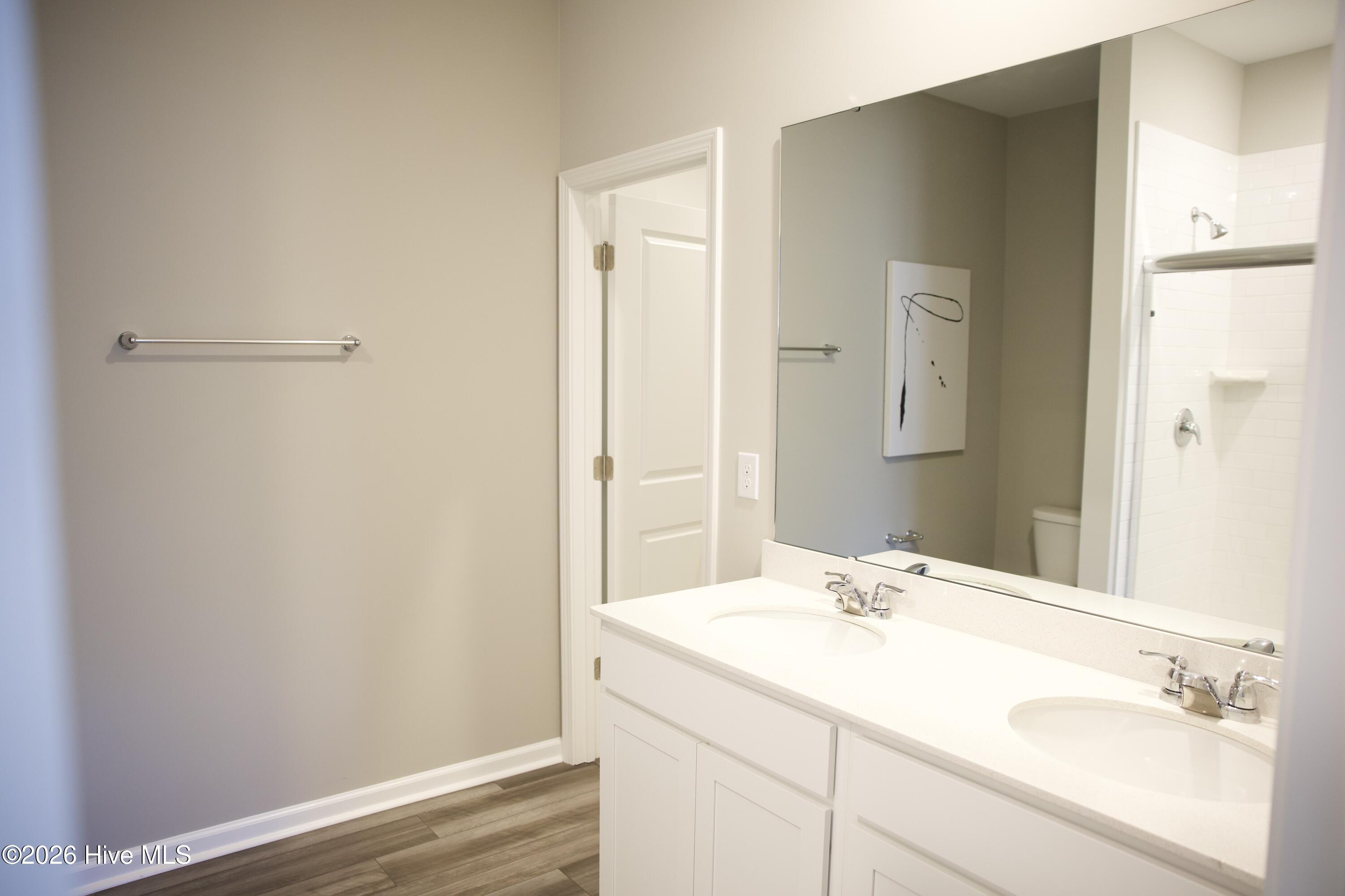 100535942 | Photo 12