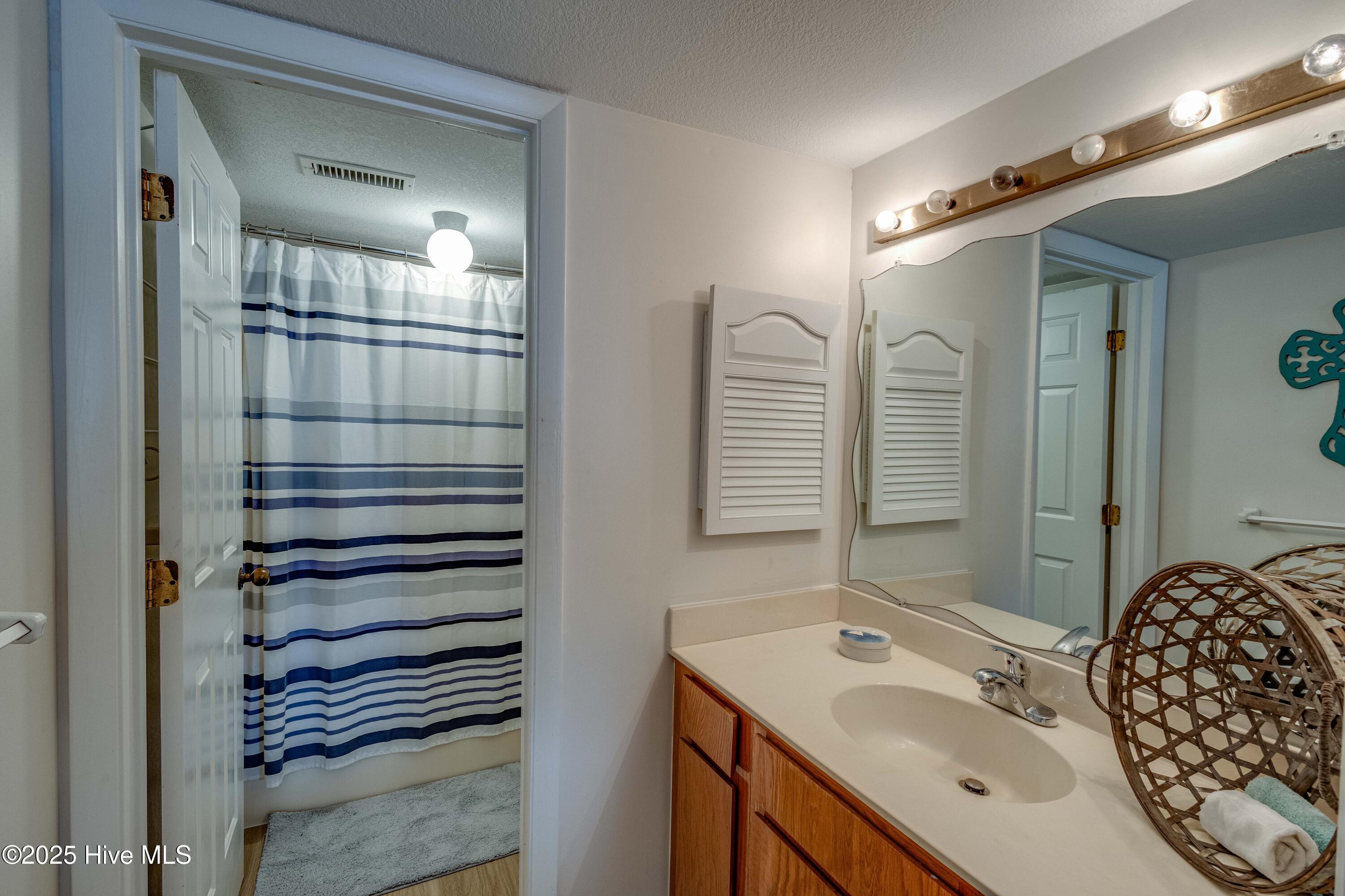 100494950 | Photo 18