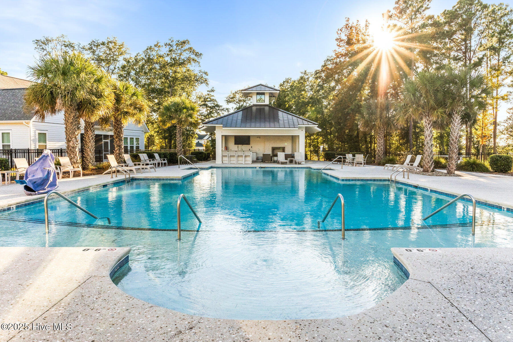 100537930 | Photo 62