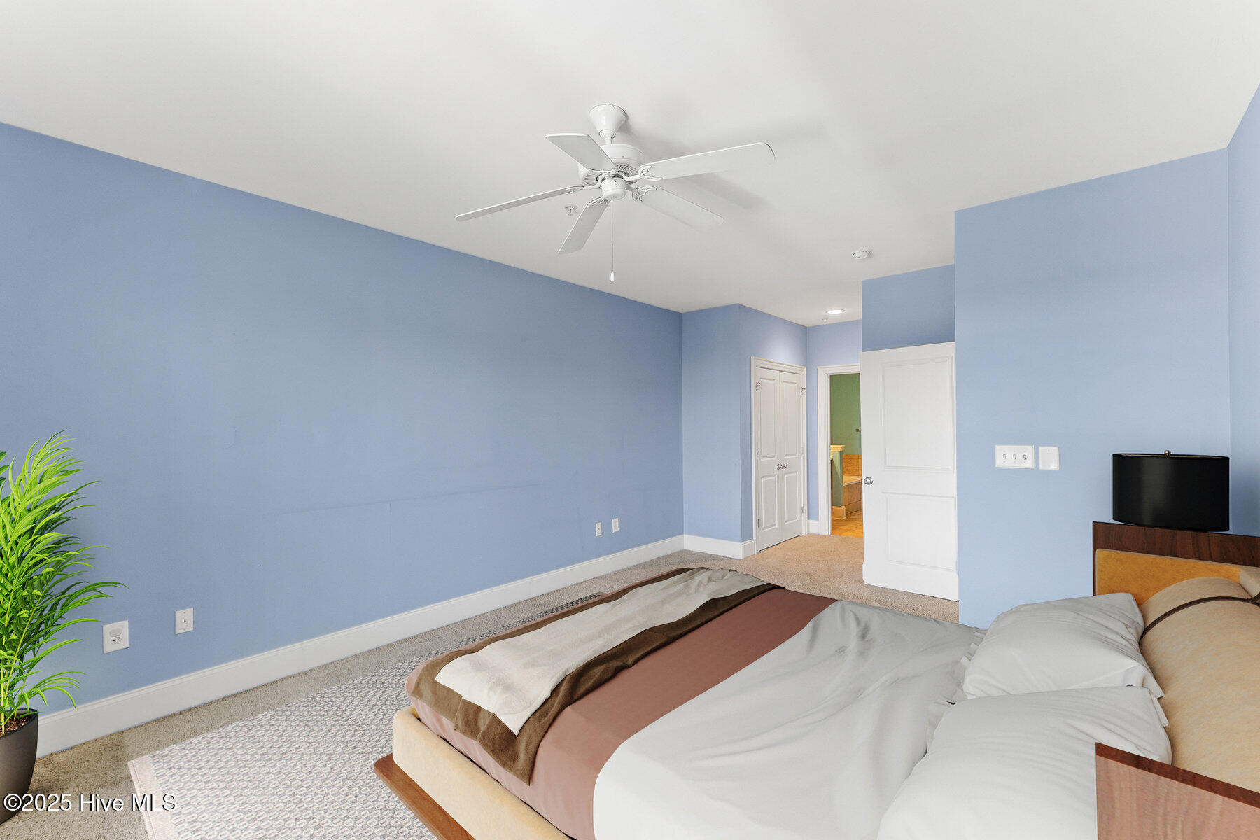 100518149 | Photo 15