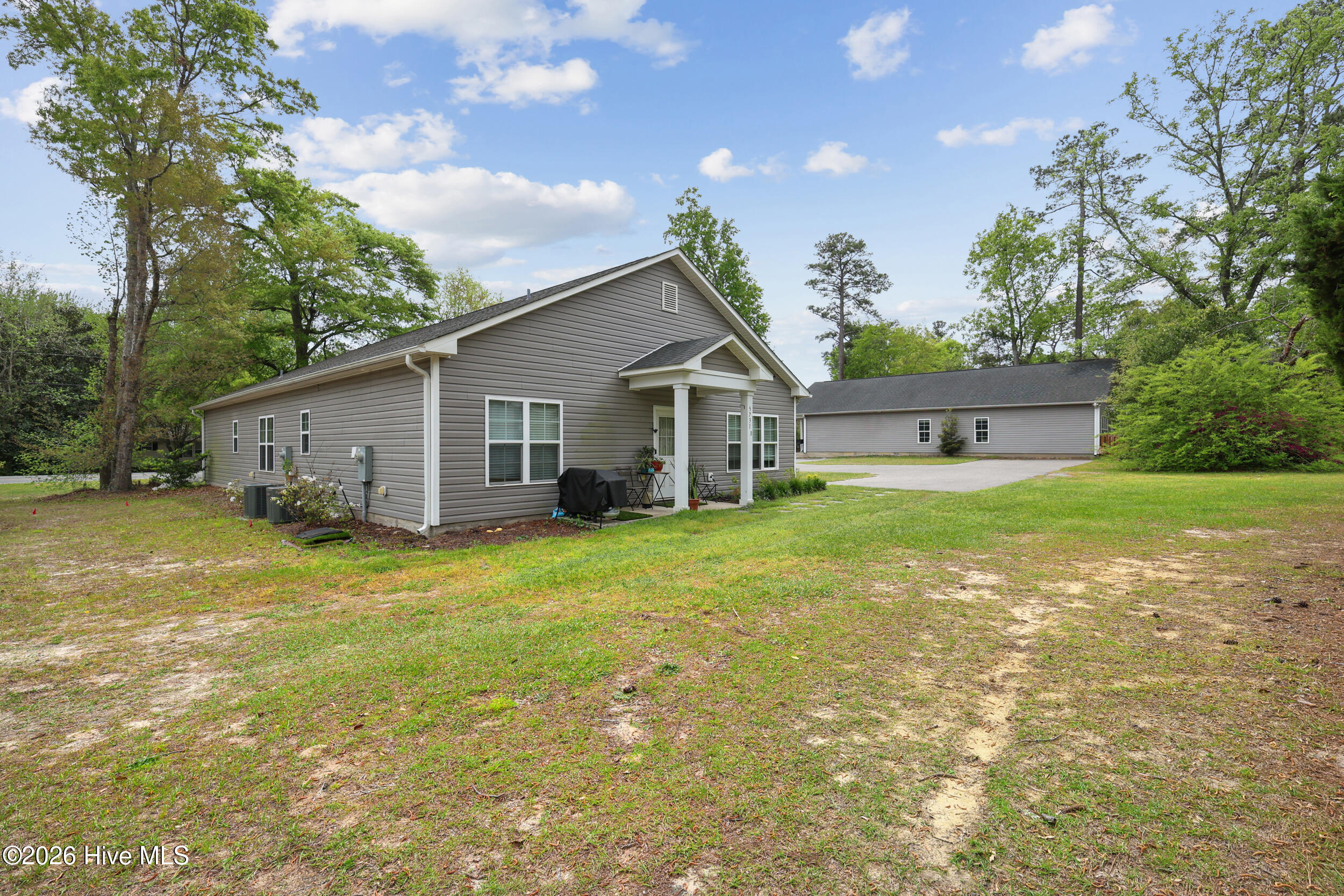 100566904 | Photo 50