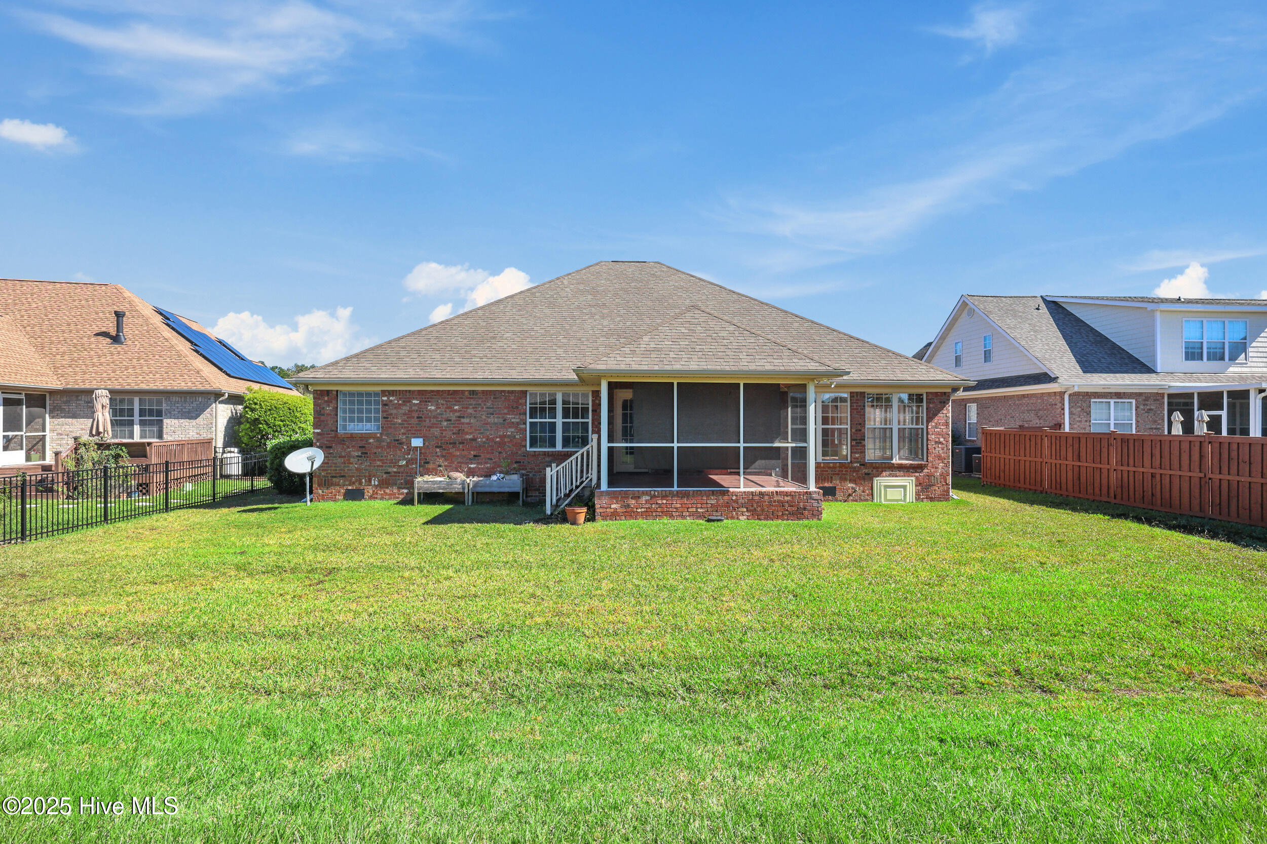 100536932 | Photo 21