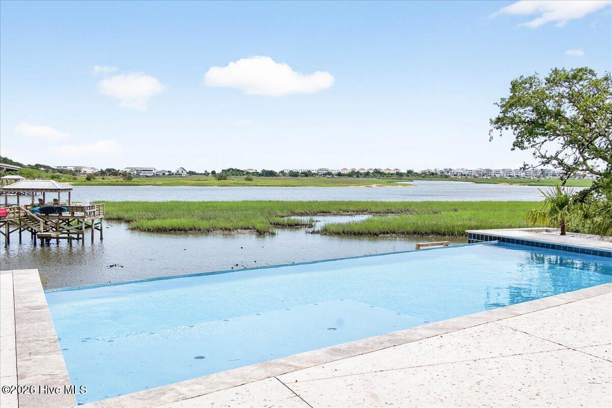 100562322 | Photo 65