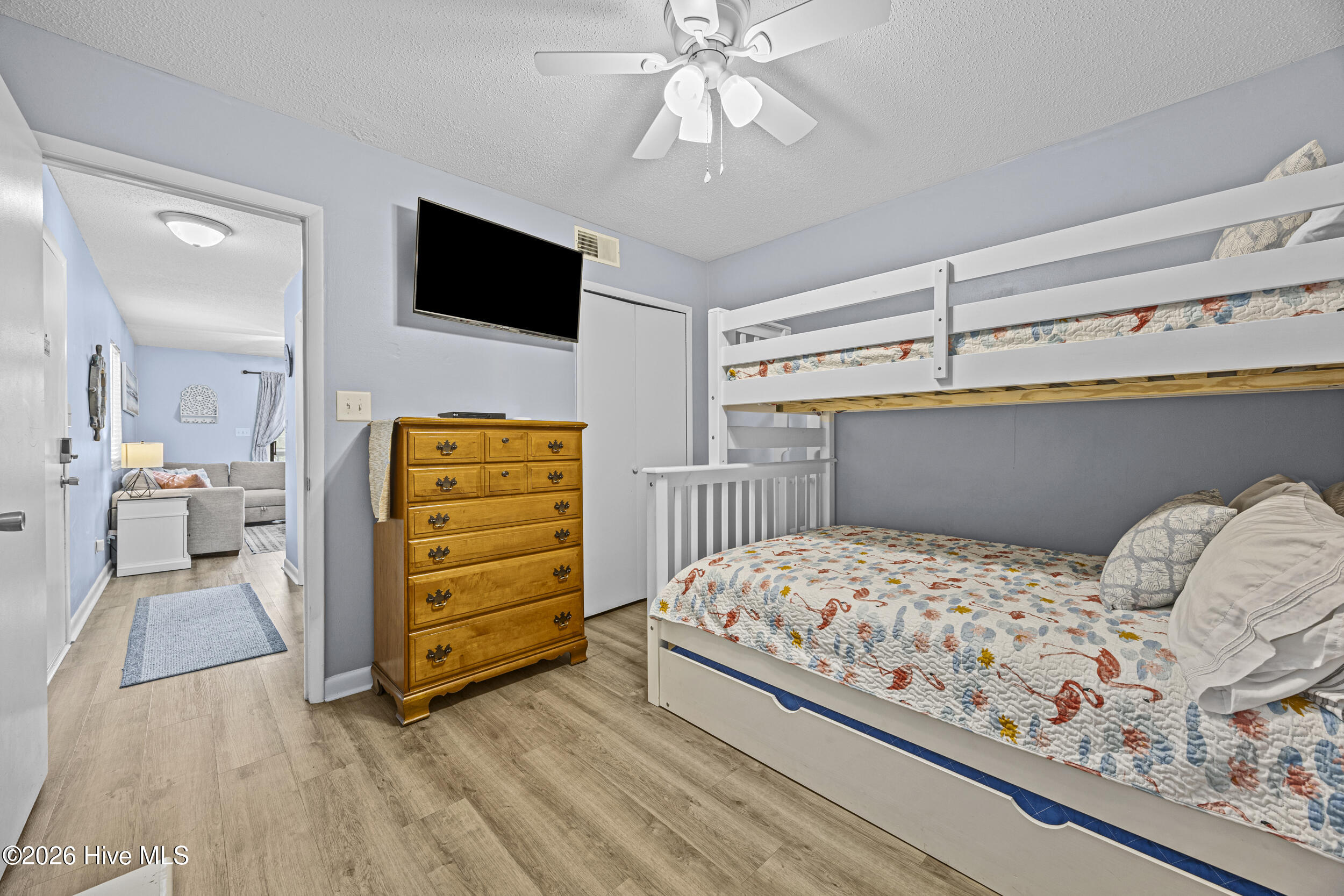 100562612 | Photo 17