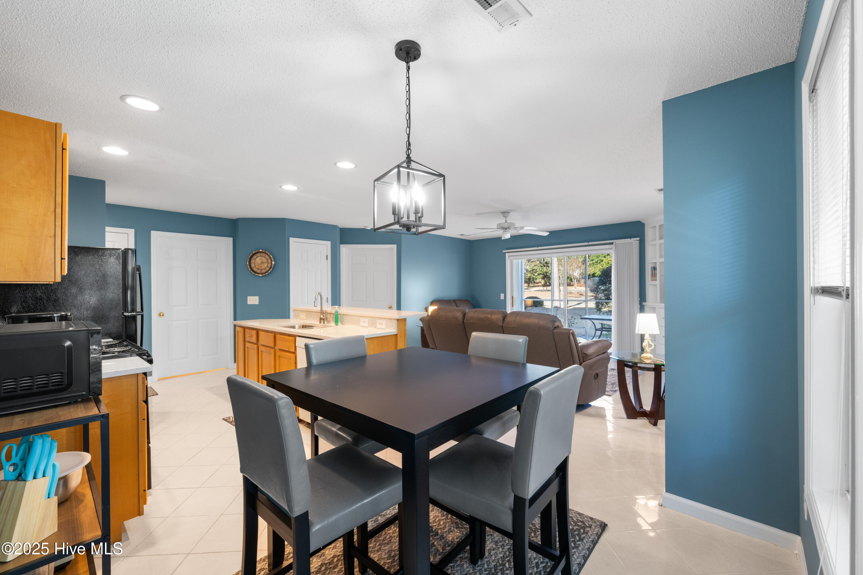 100510372 | Photo 14