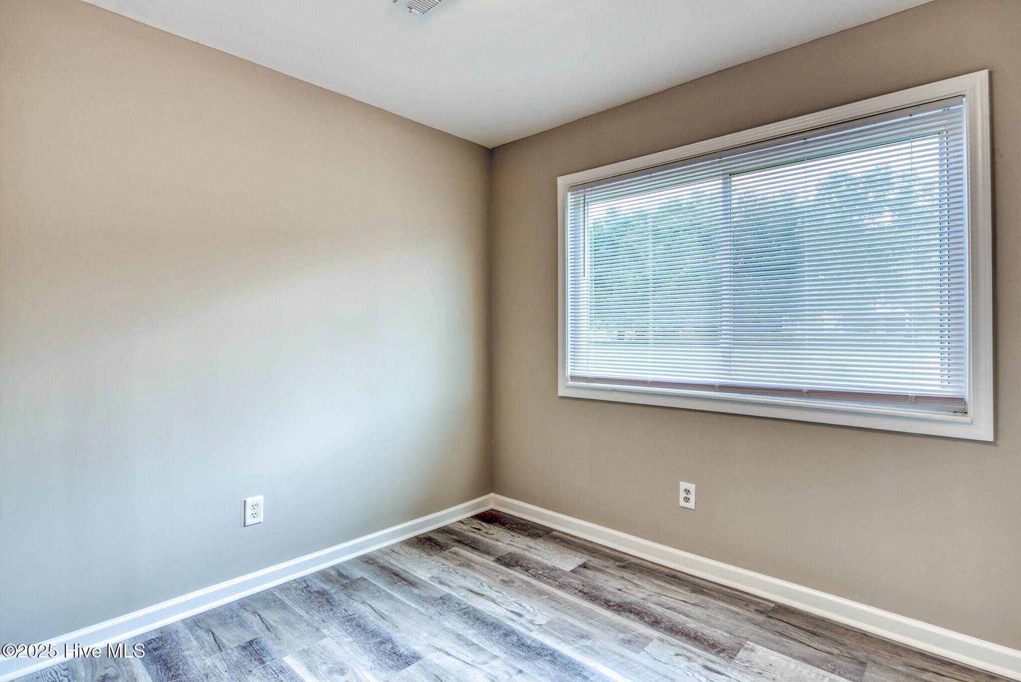 100535864 | Photo 12