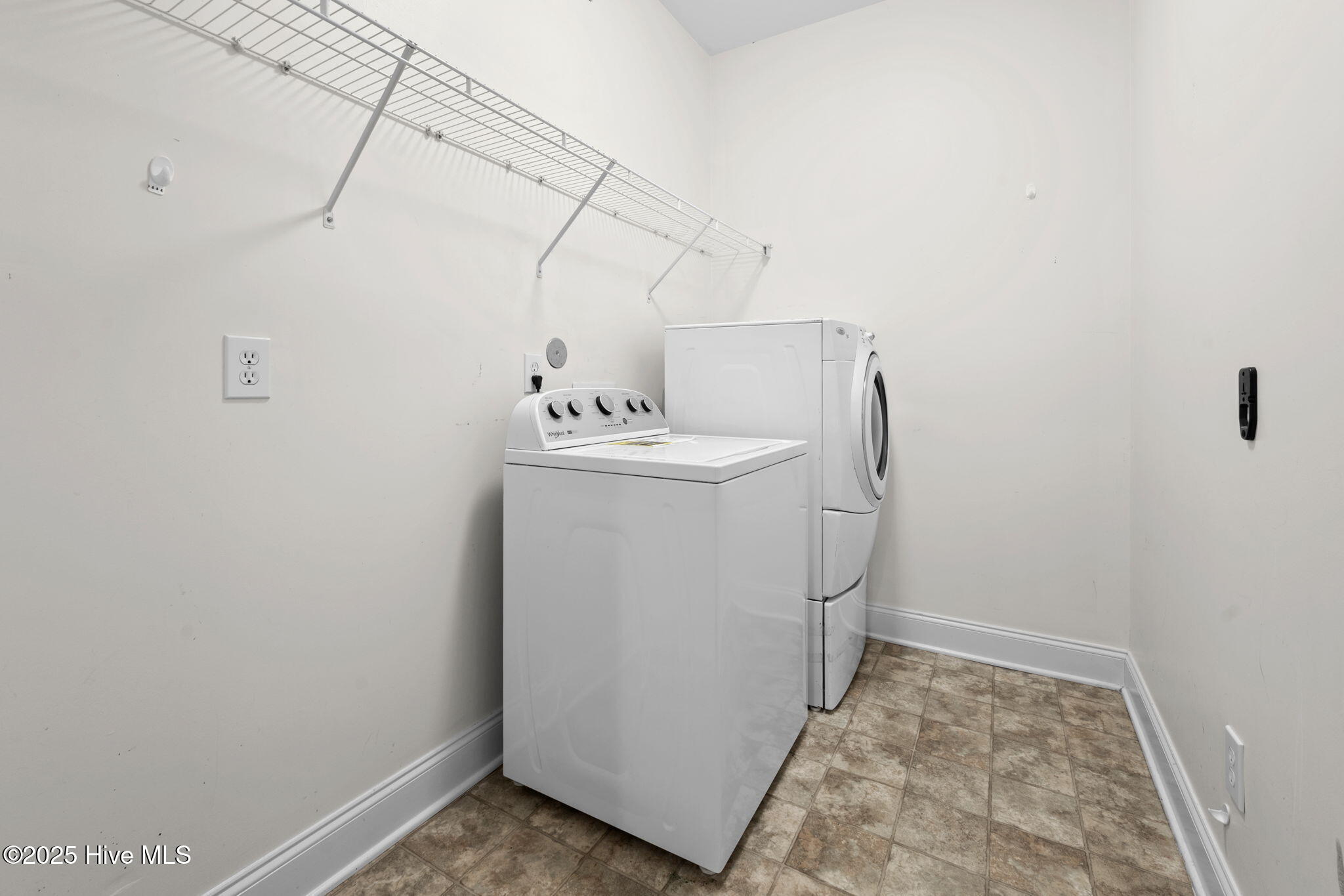 100535127 | Photo 28