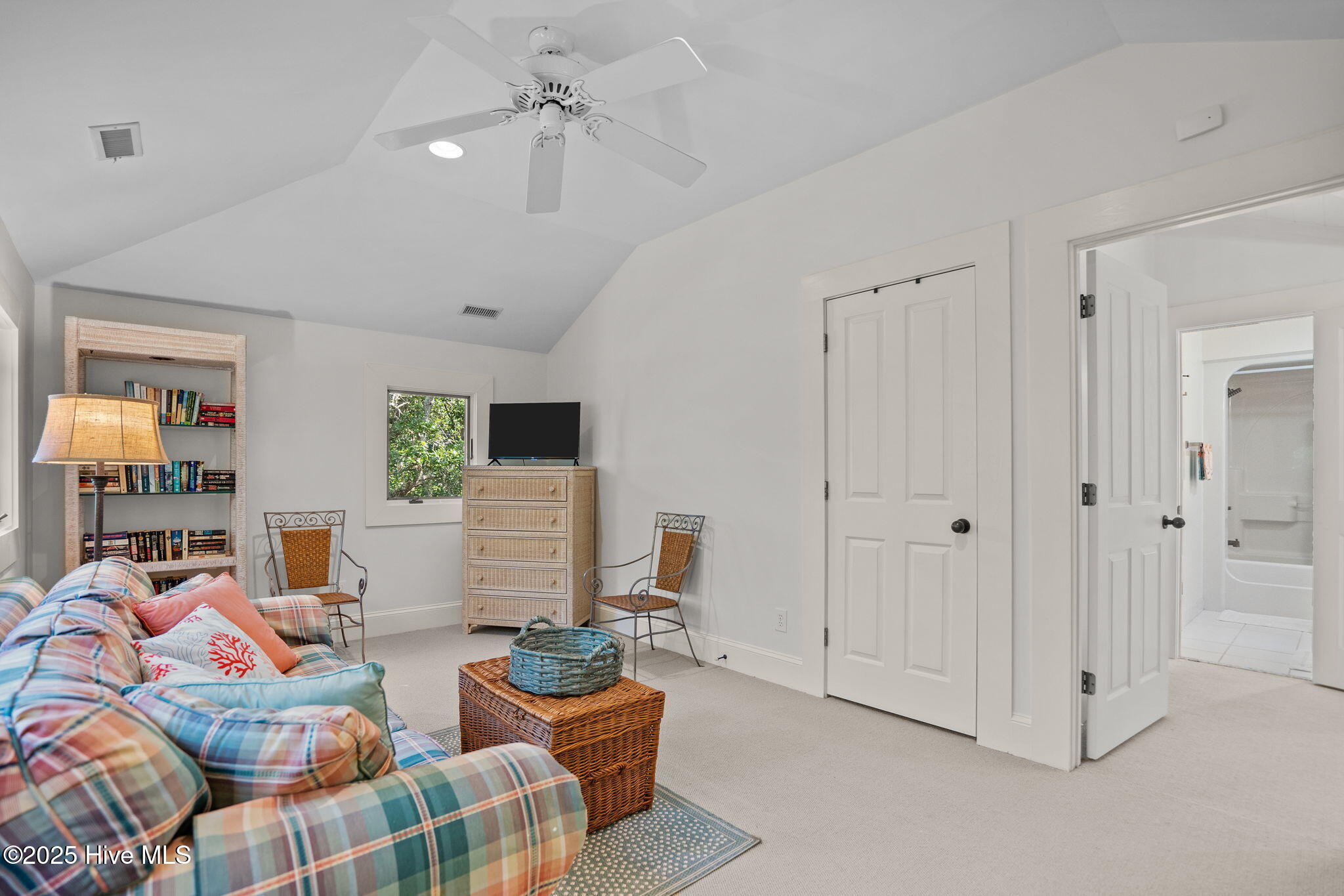 100501952 | Photo 48