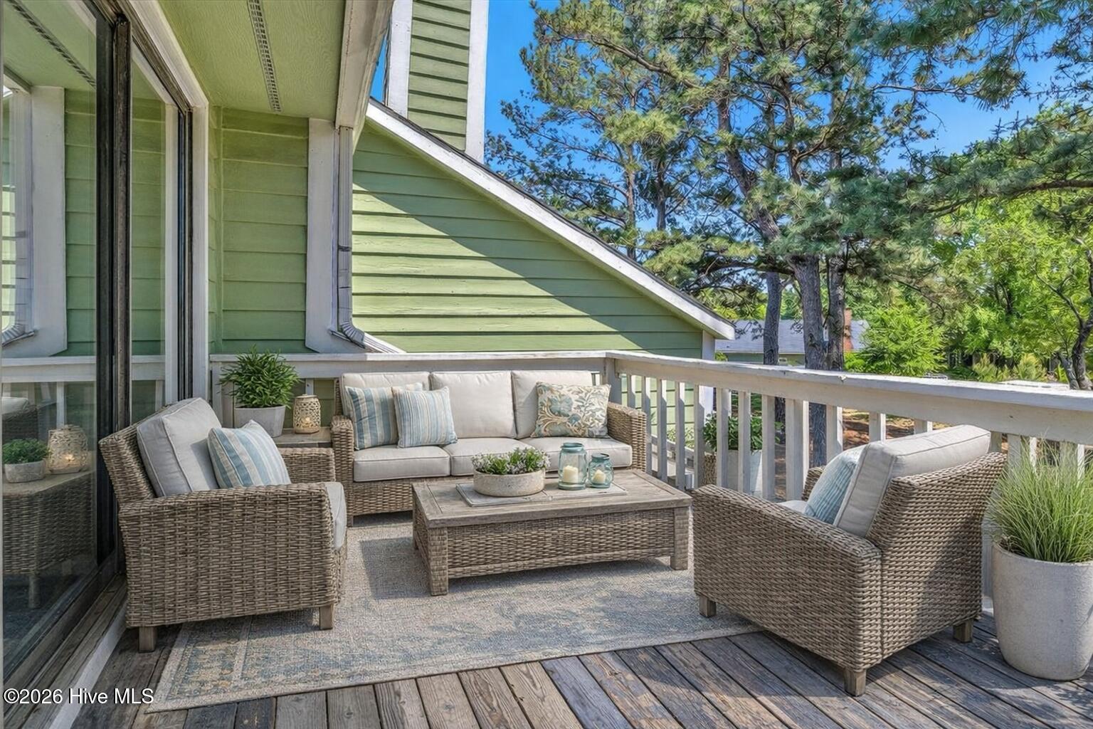 100568234 | Photo 18