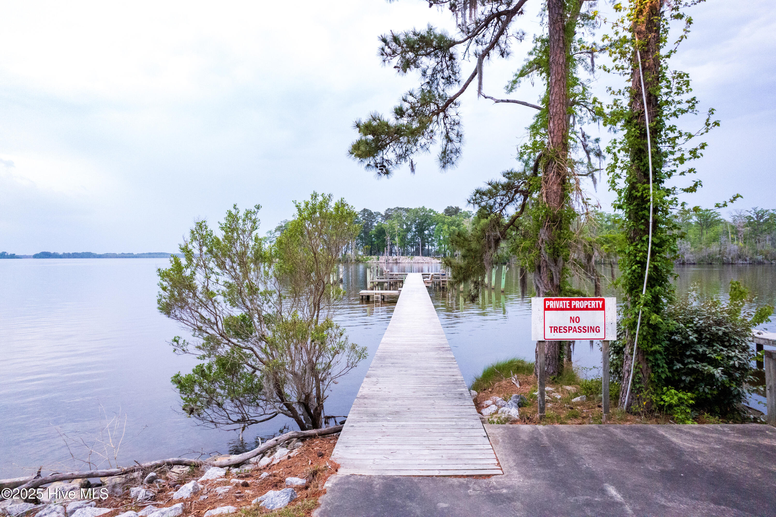 18 Sutton's Landing Road