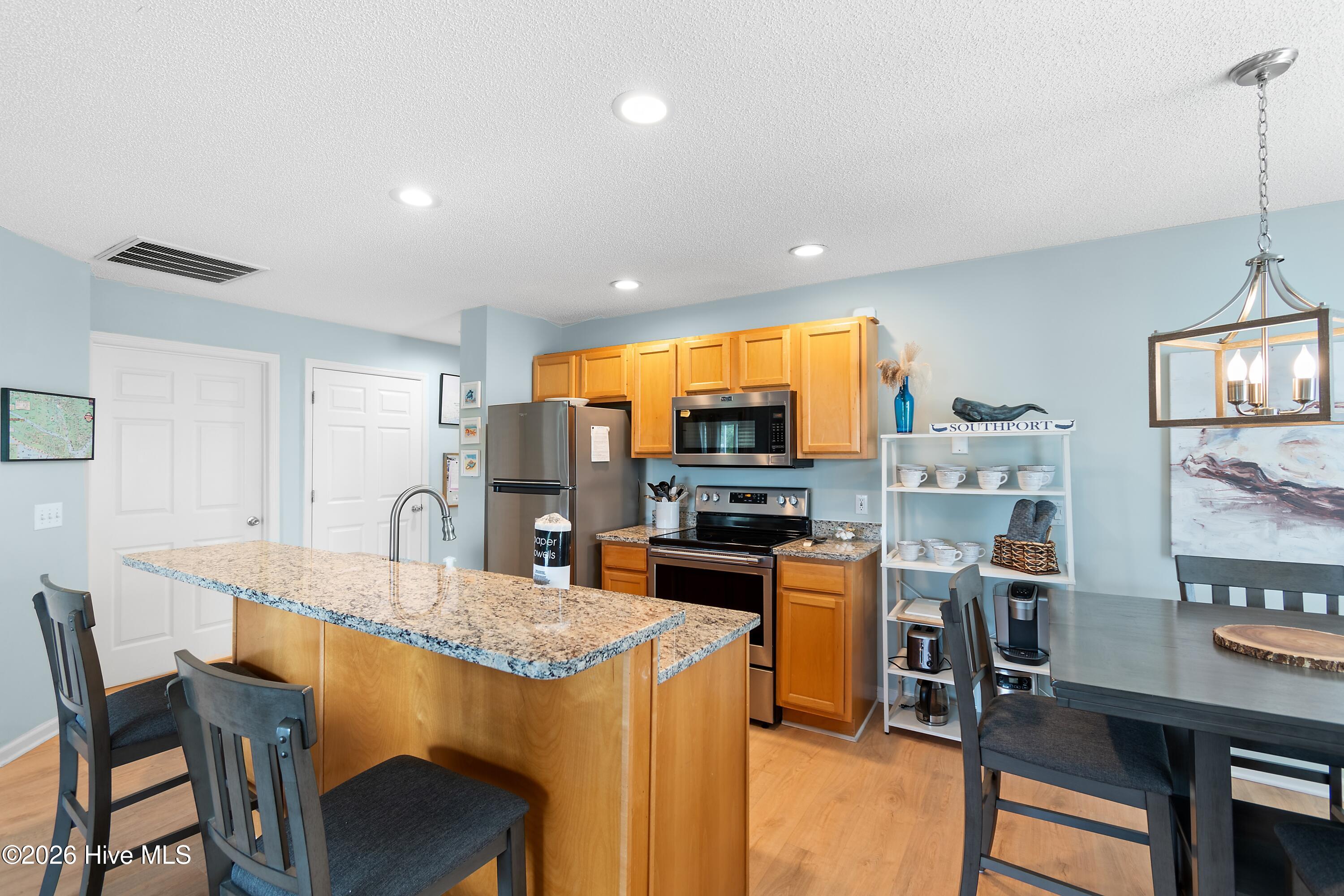 100565554 | Photo 12