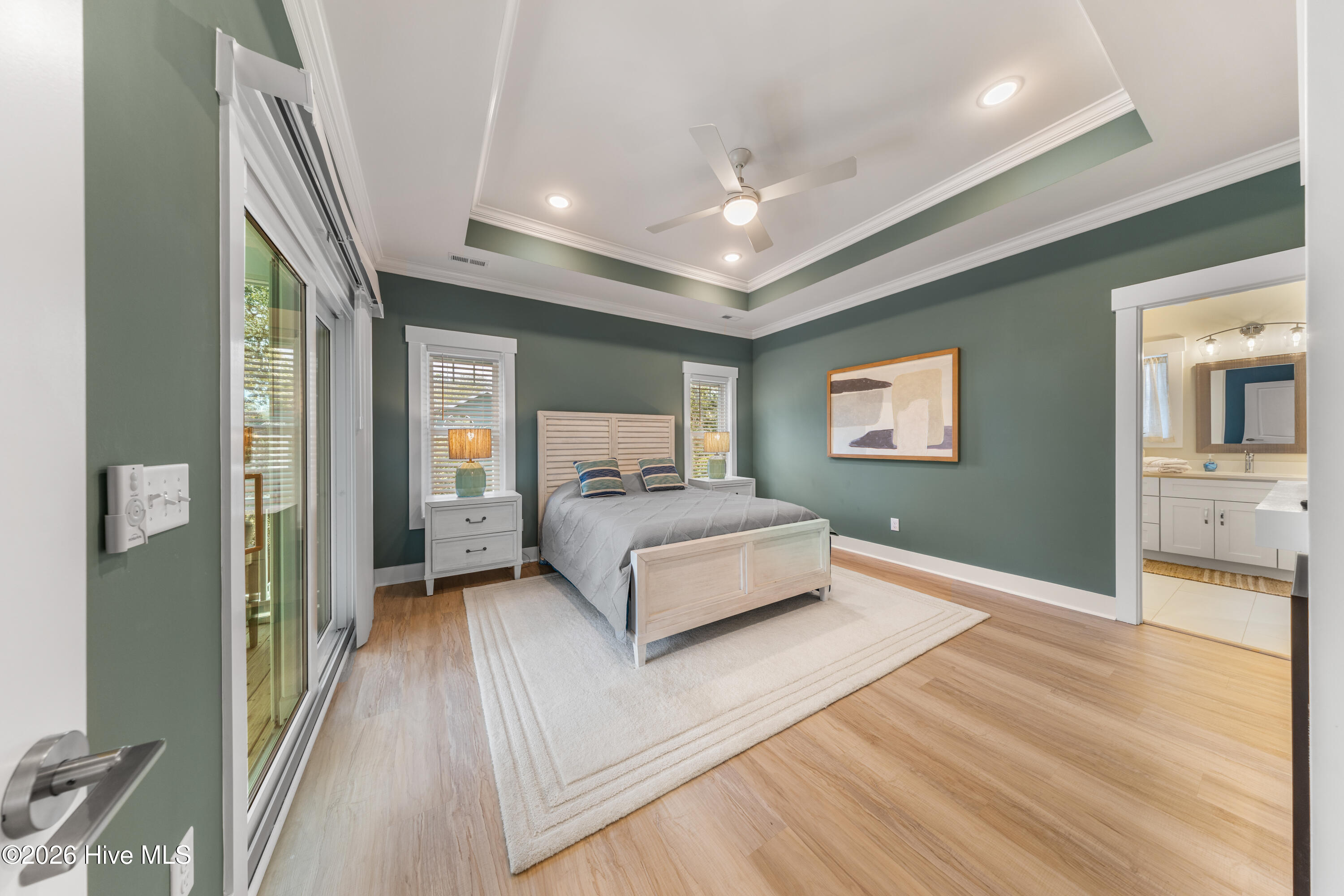 100555658 | Photo 25