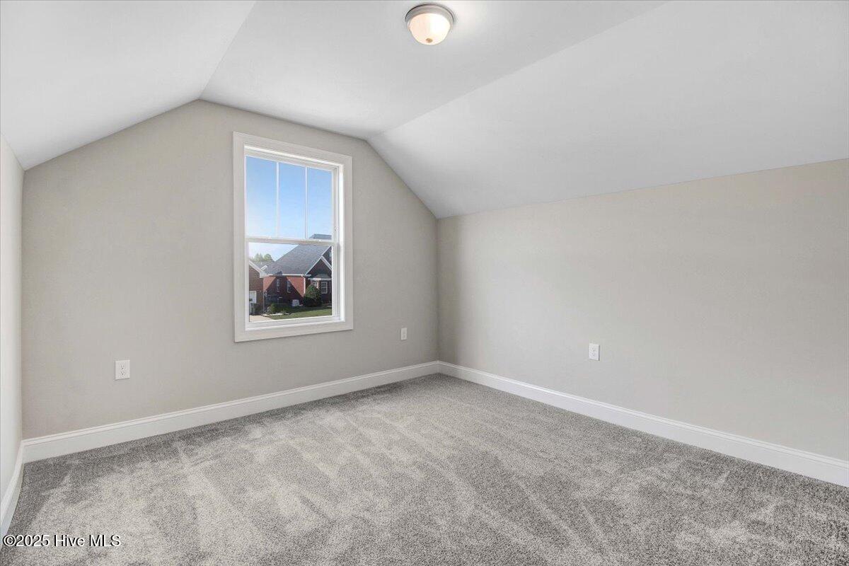 29-106 Kingston Cir-29