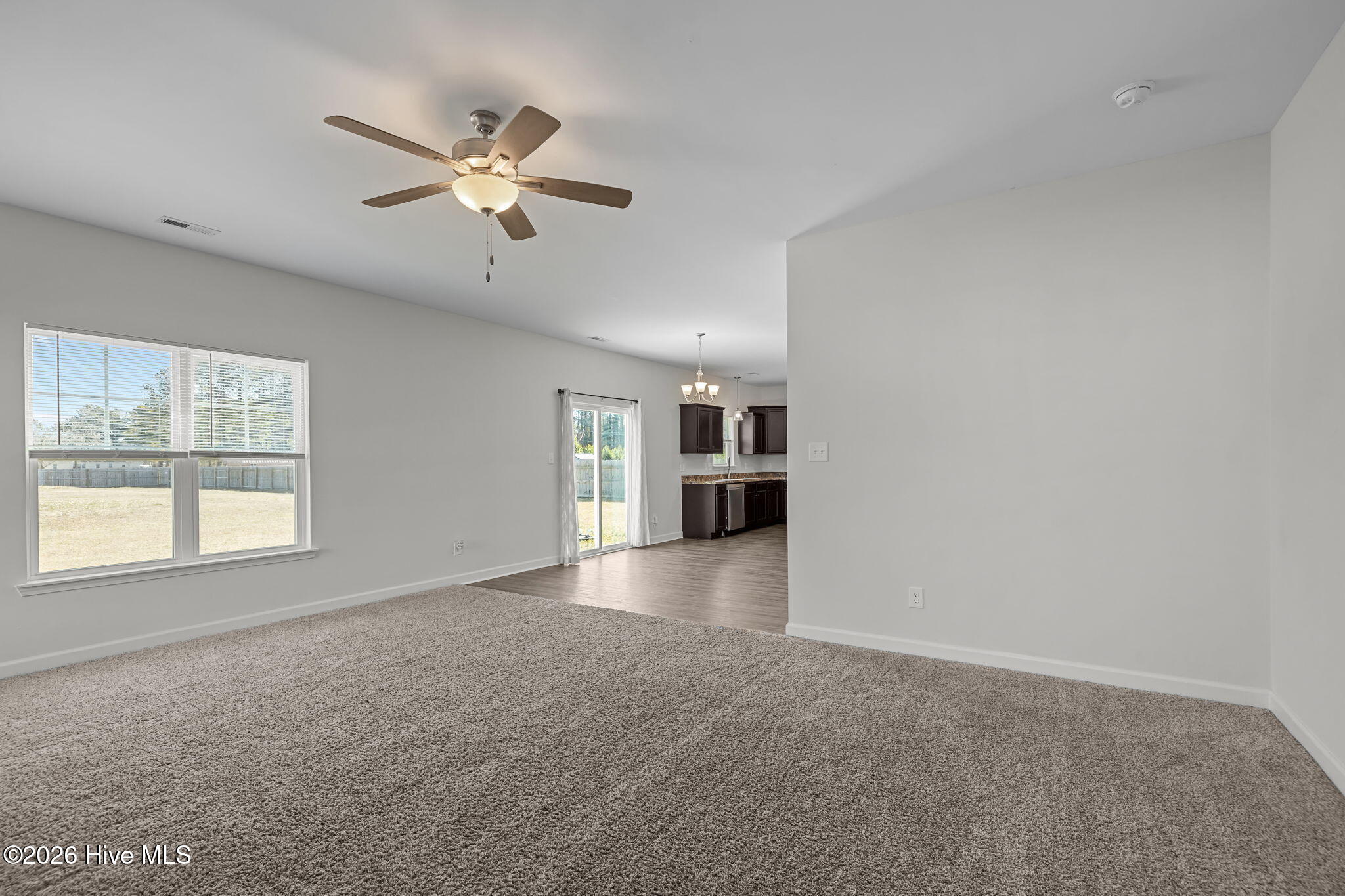 309 Sunrose Drive, Maysville, NC 28555 – photo 7: 6-web-or-mls-1S3A6484