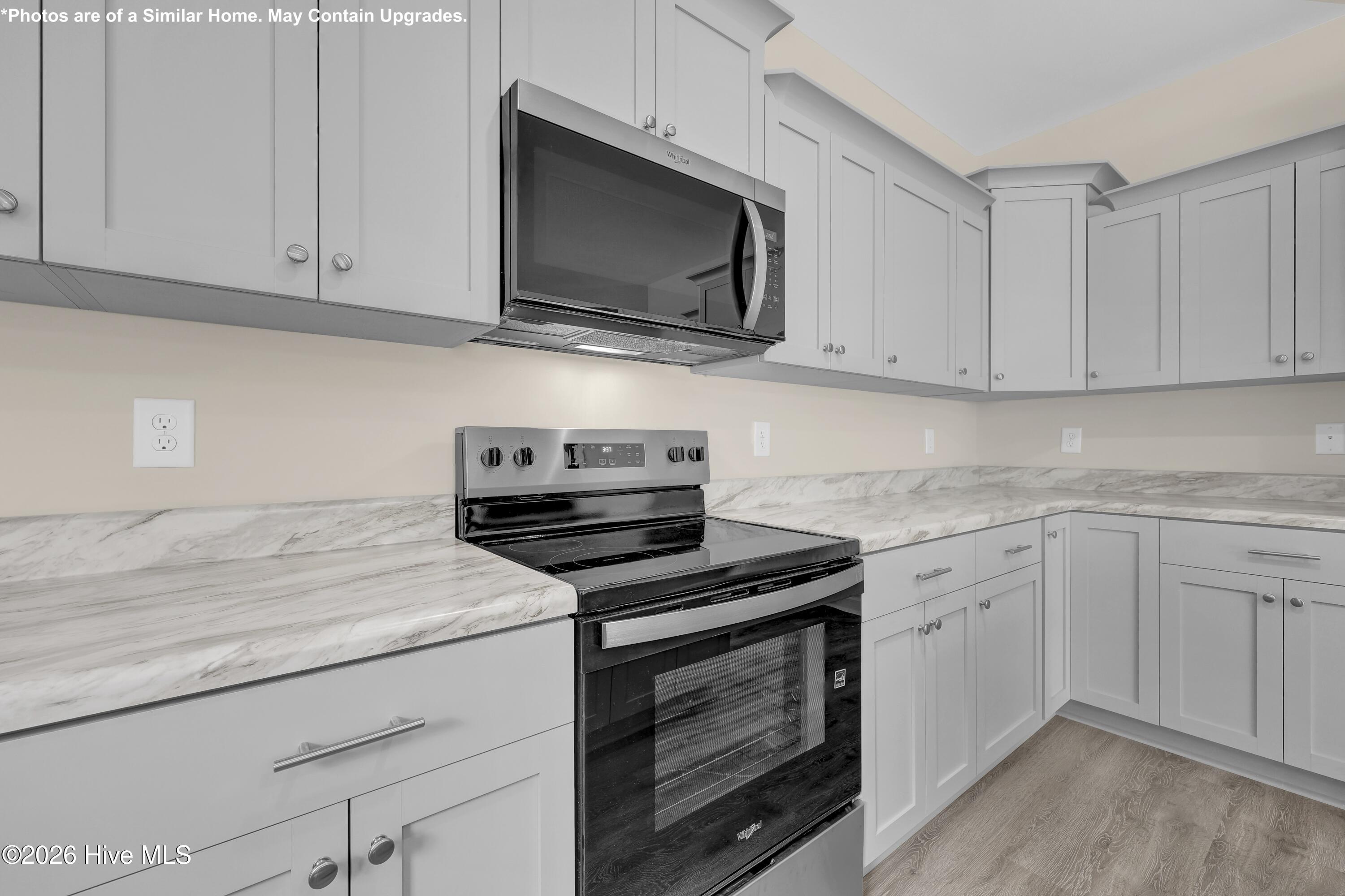 100557198 | Photo 12