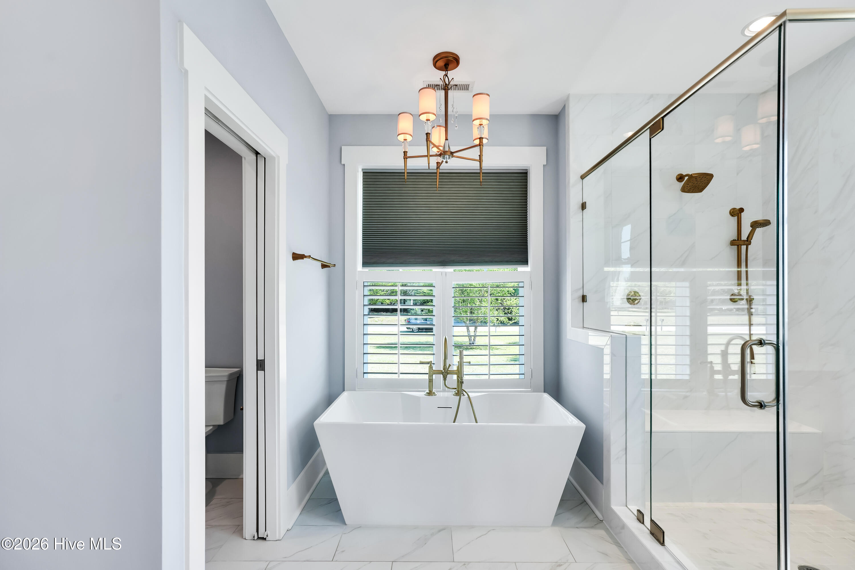 100567914 | Photo 32