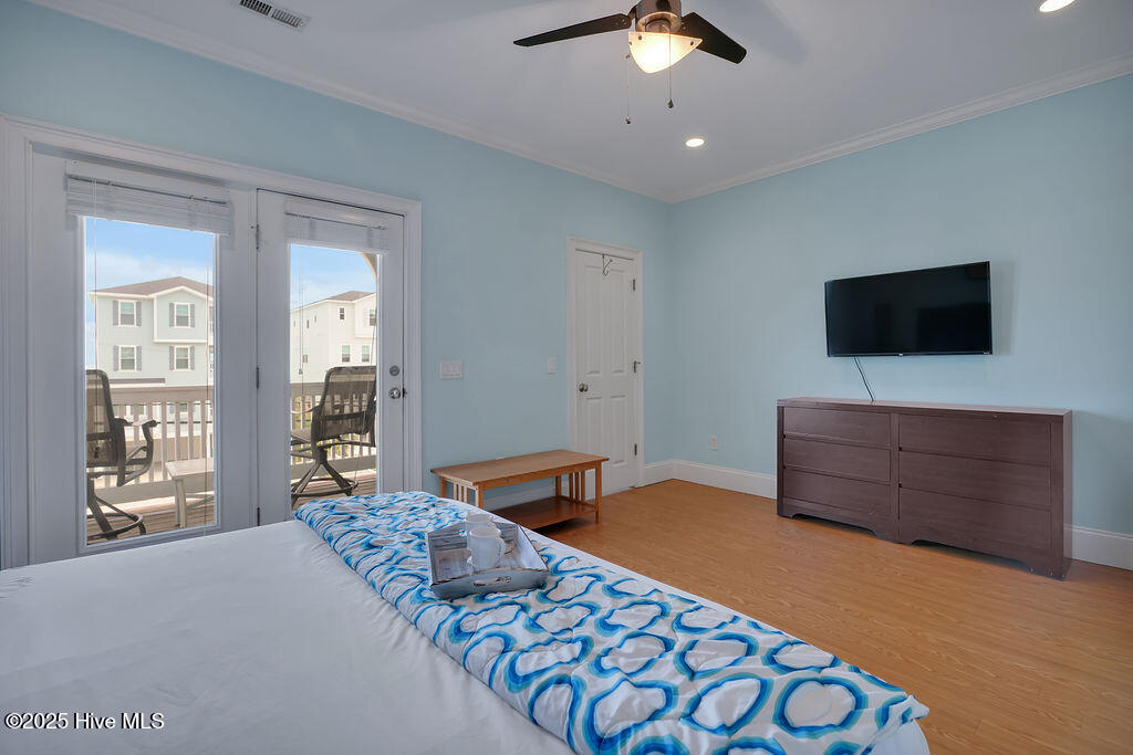 100531448 | Photo 25