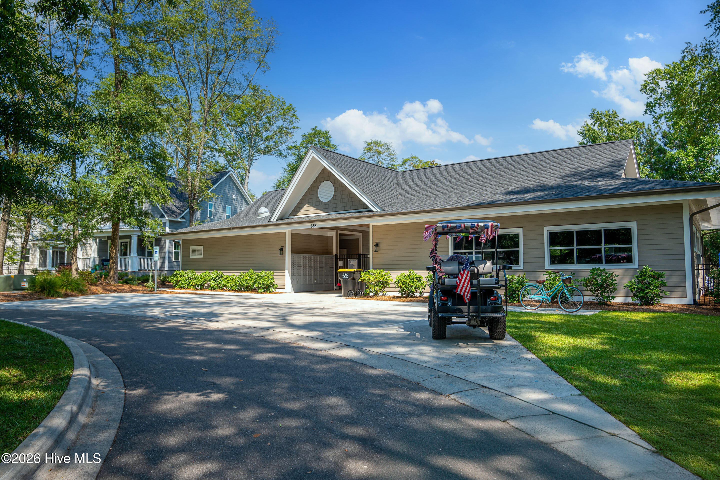 100444686 | Photo 15