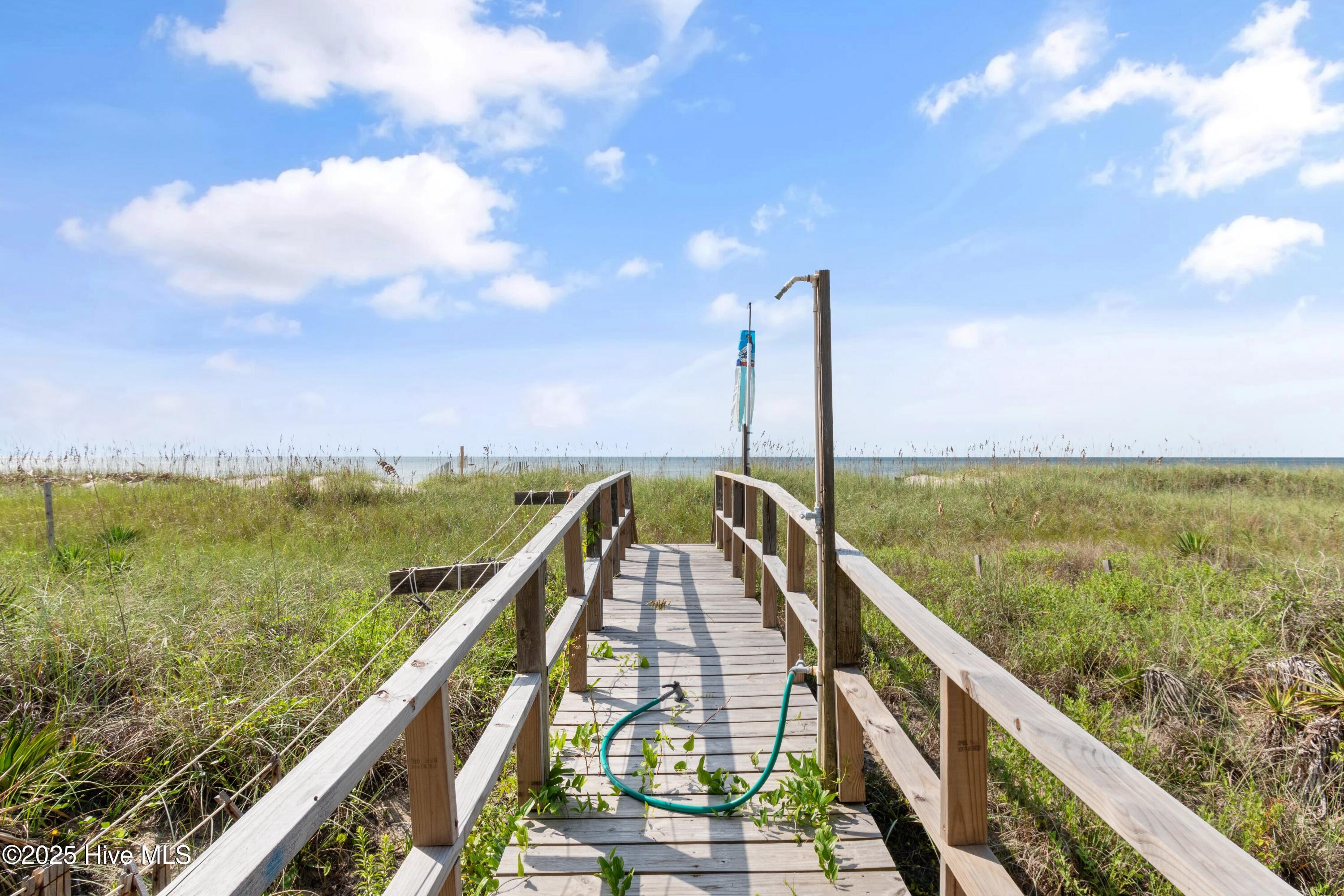 100529759 | Photo 36