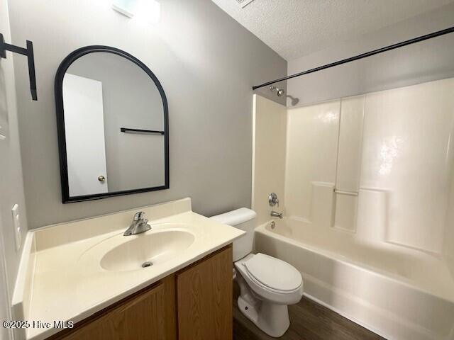 100560853 | Photo 11